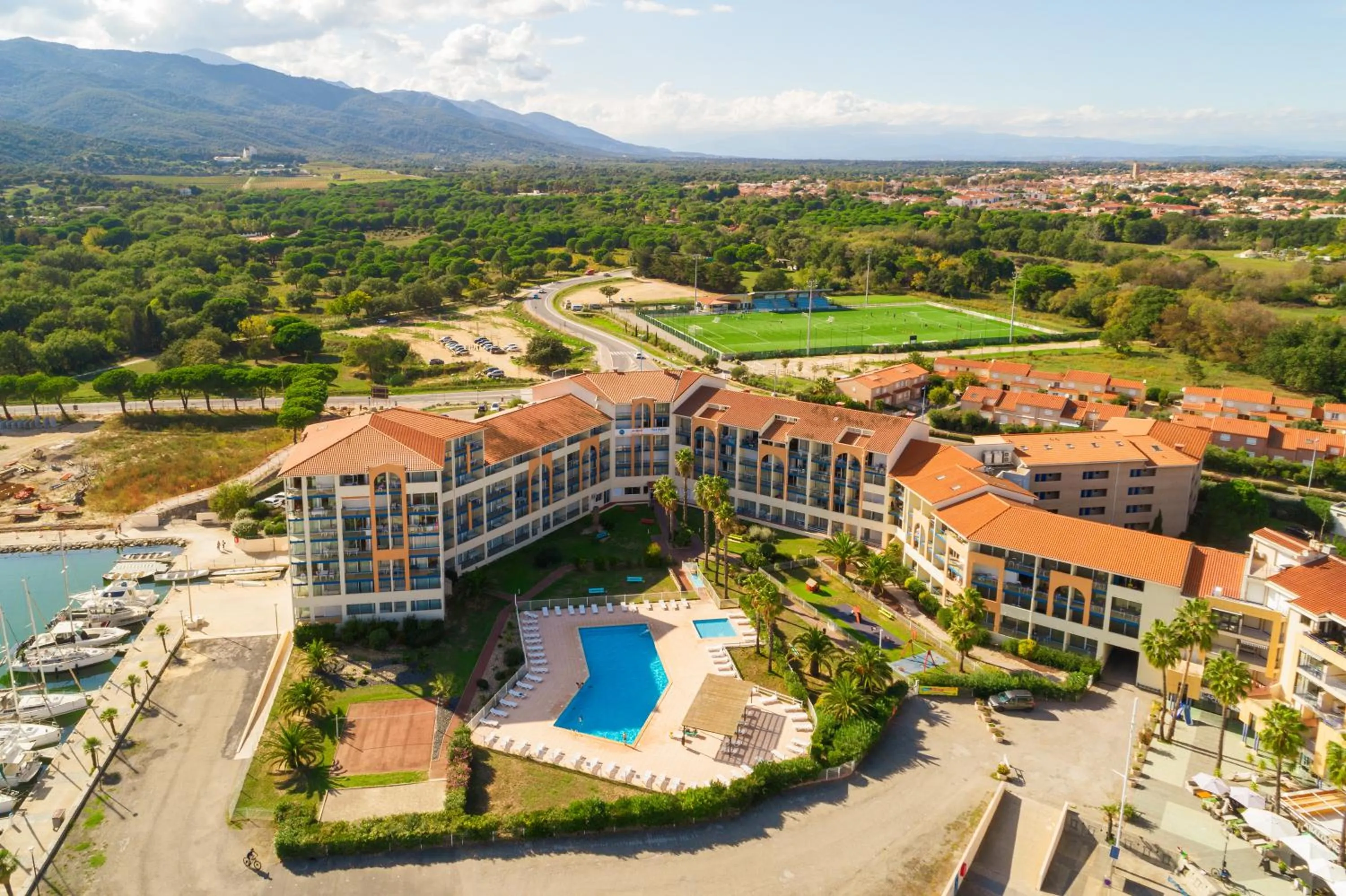 Property building in Résidence Mer & Golf Port Argelès