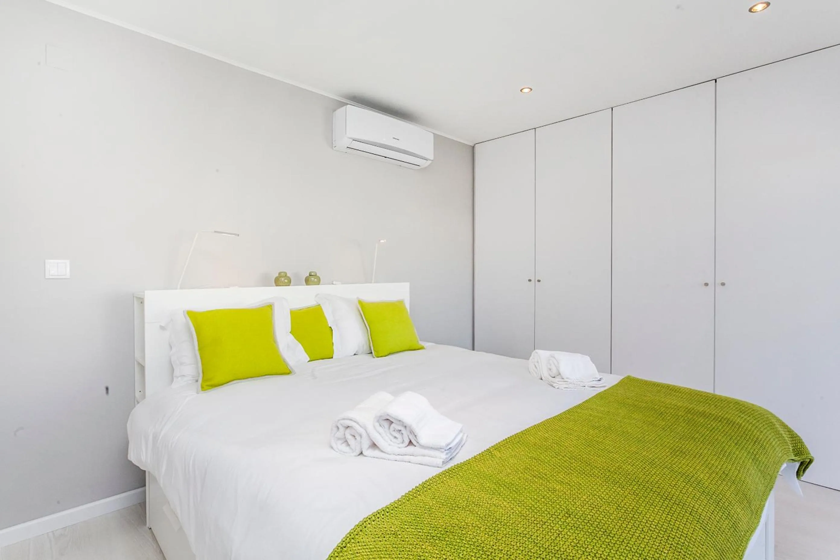 Bedroom, Bed in Bright Visconde Apartment