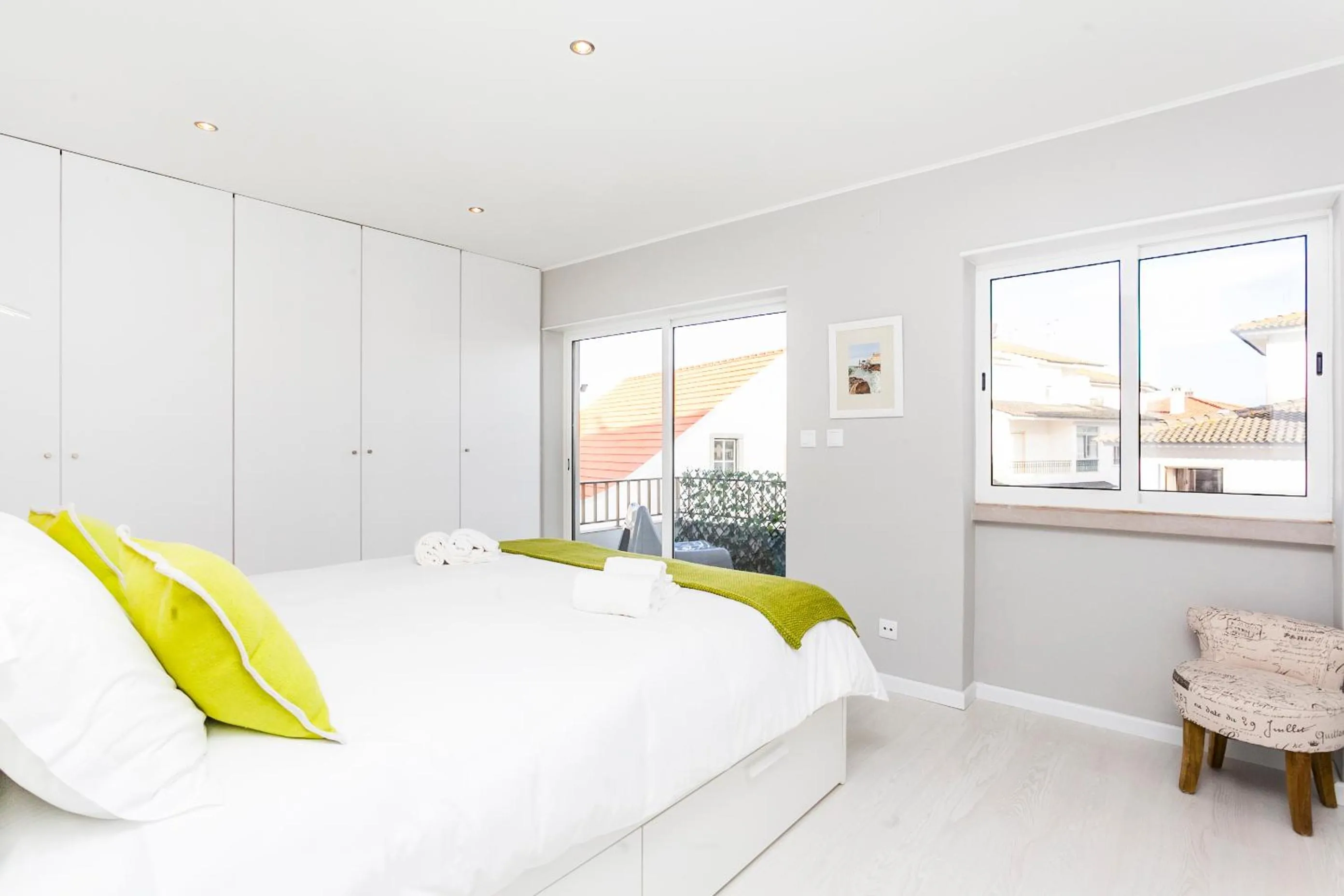 Bedroom, Bed in Bright Visconde Apartment