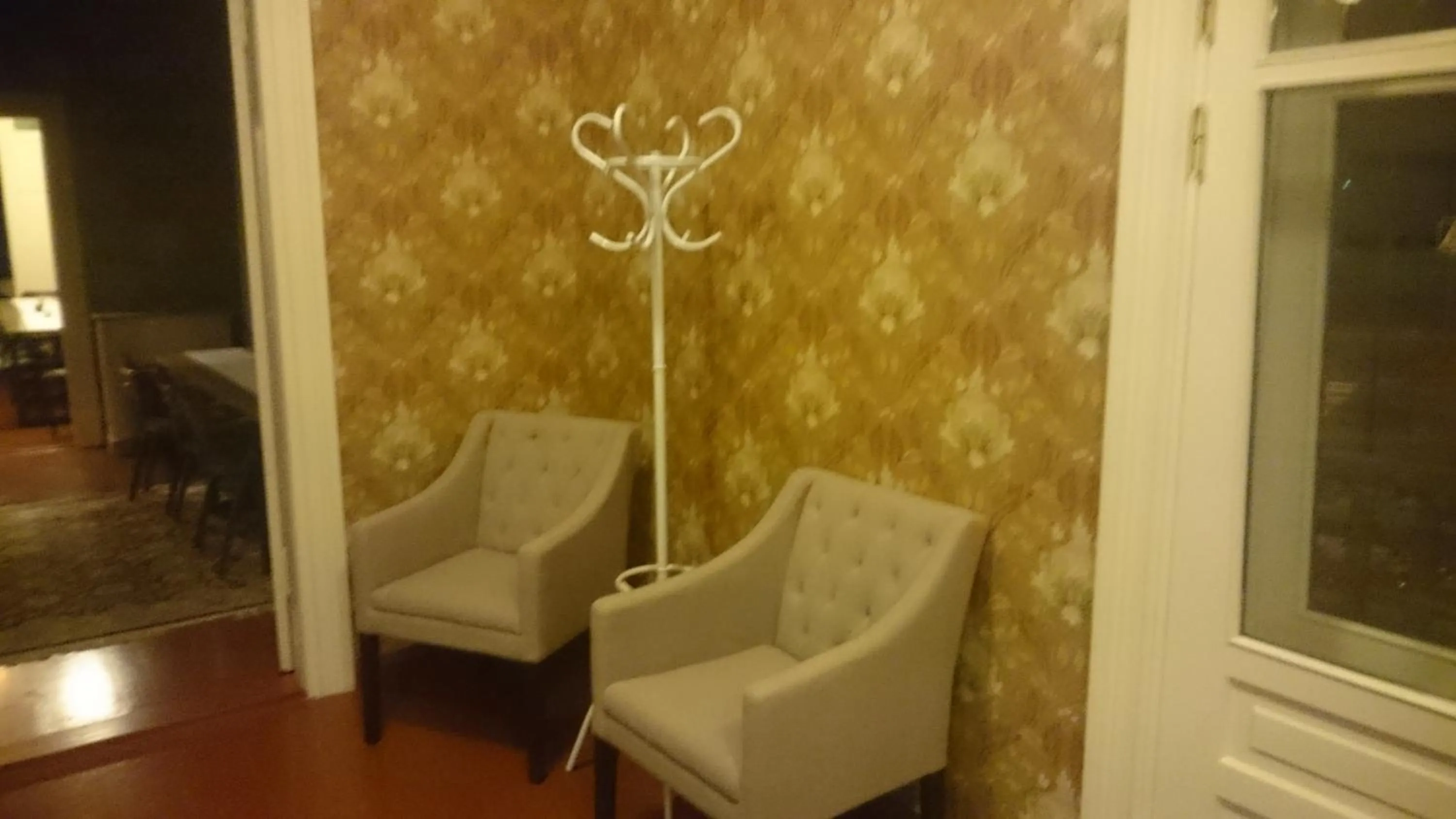 Seating area in Wanhan Apteekin Majatalo