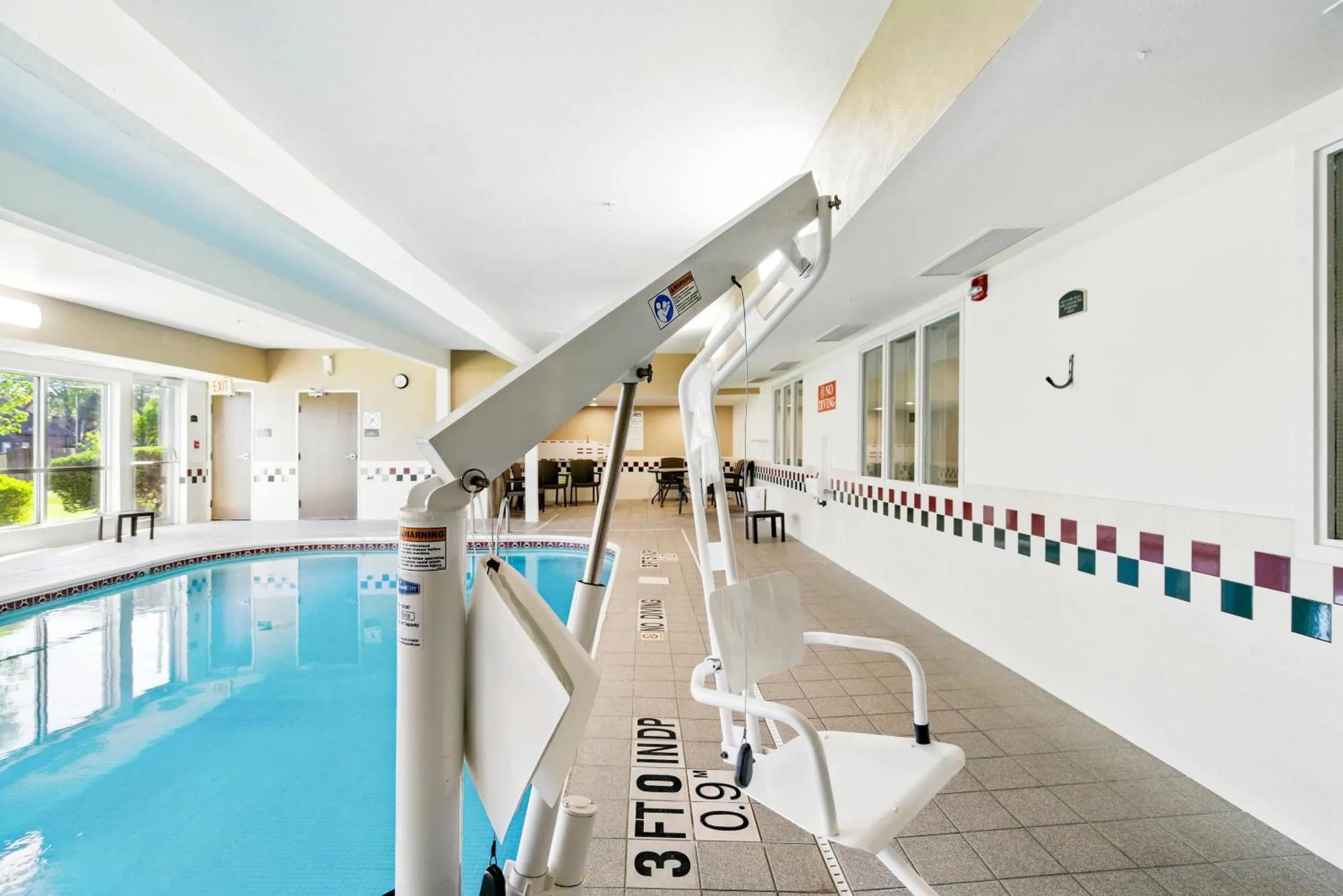 Swimming pool in Comfort Inn South Tulsa - Woodland Hills