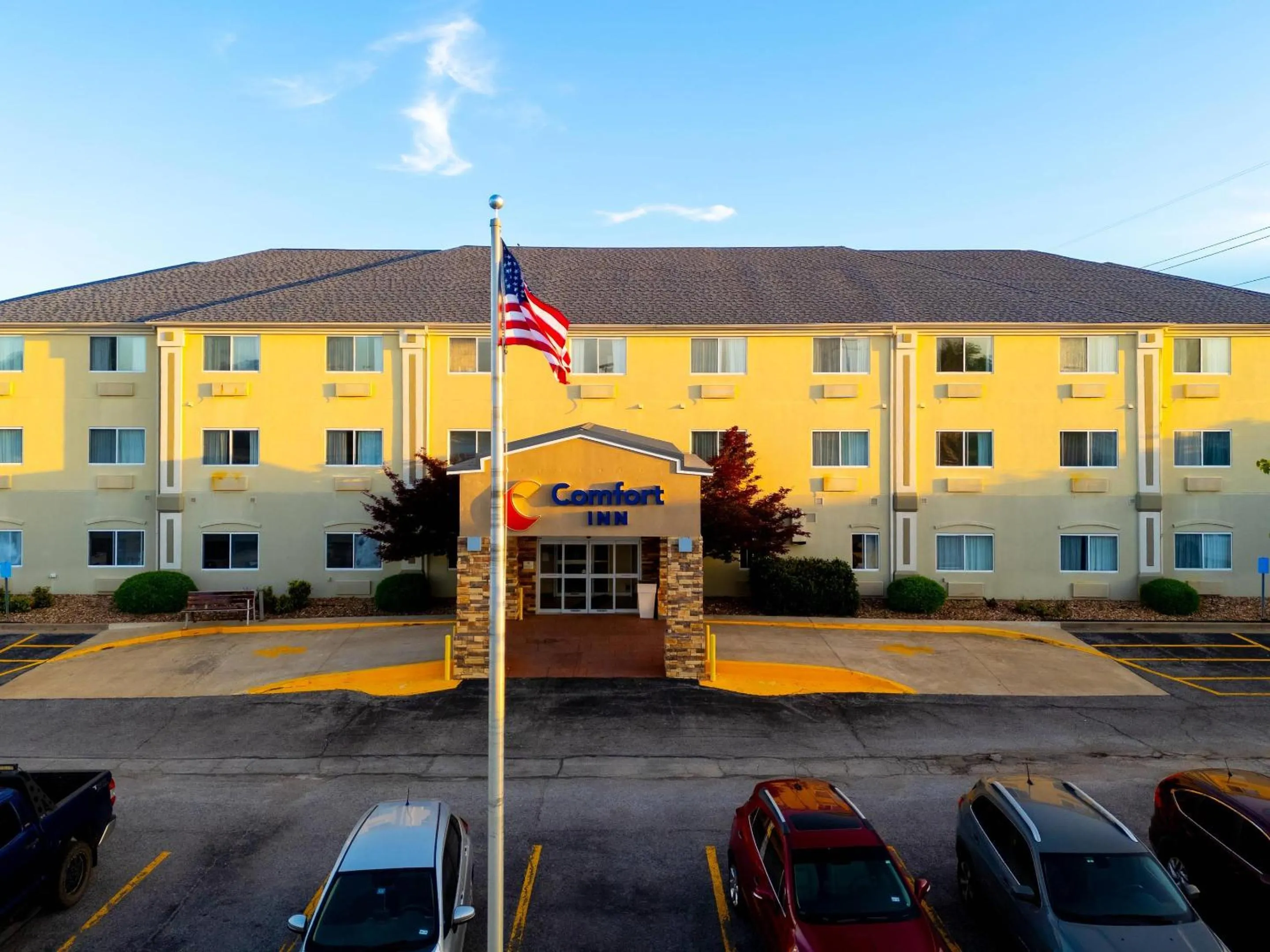 Property building in Comfort Inn South Tulsa - Woodland Hills