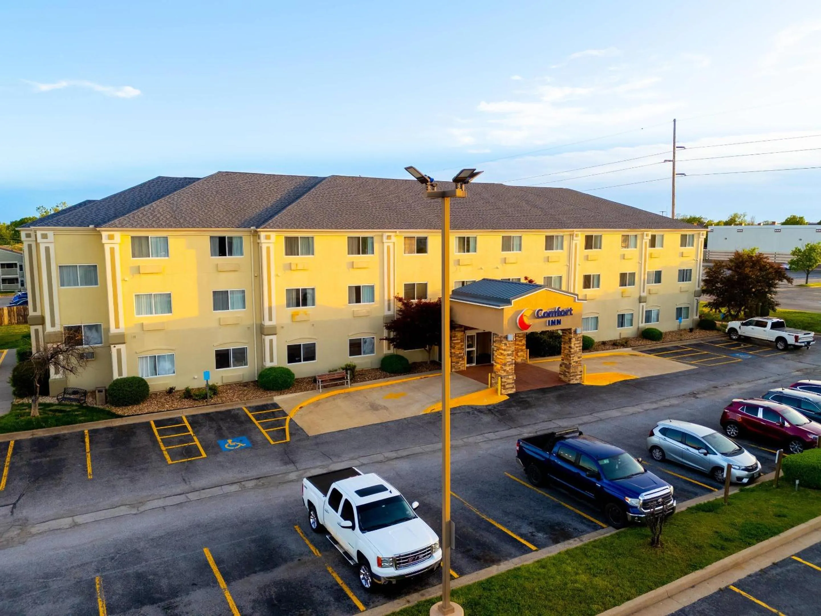 Property building in Comfort Inn South Tulsa - Woodland Hills