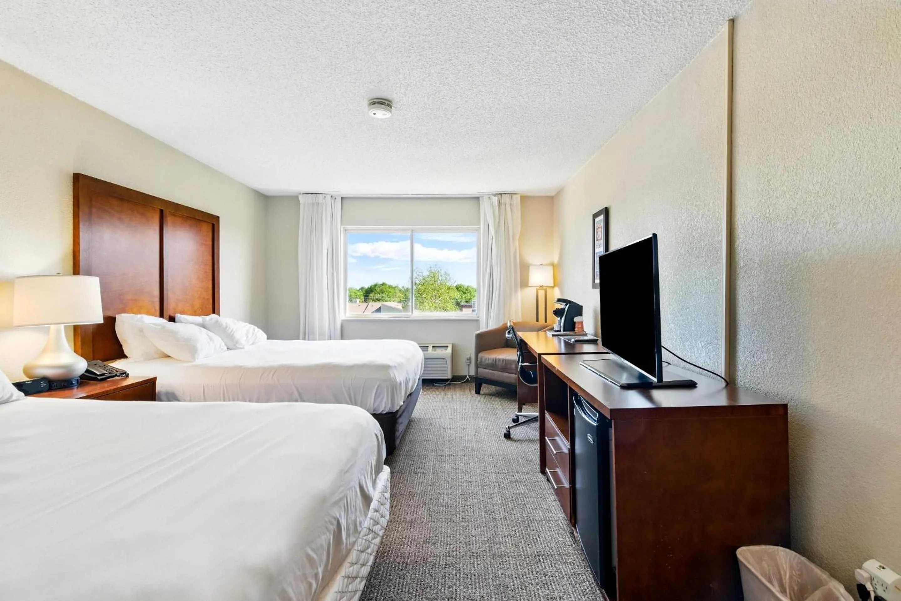 Bedroom, Bed in Comfort Inn South Tulsa - Woodland Hills