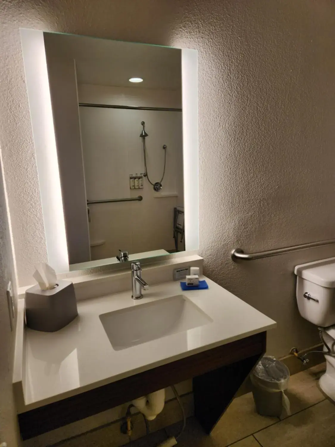 Facade/entrance in Holiday Inn Express Crystal River by IHG Facade/entrance in Holiday Inn Express Crystal River by IHG