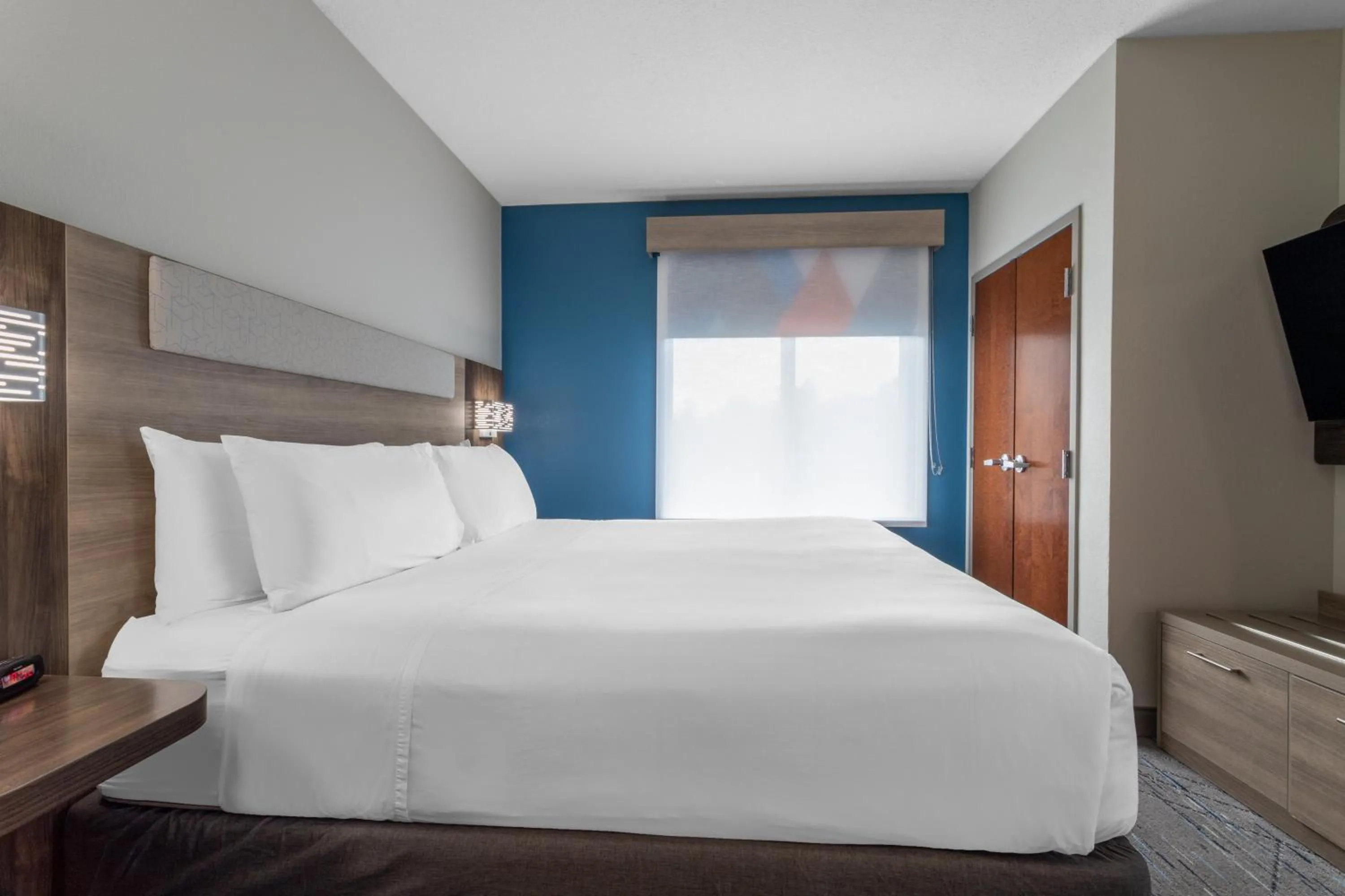 Photo of the whole room, Bed in Holiday Inn Express Crystal River by IHG