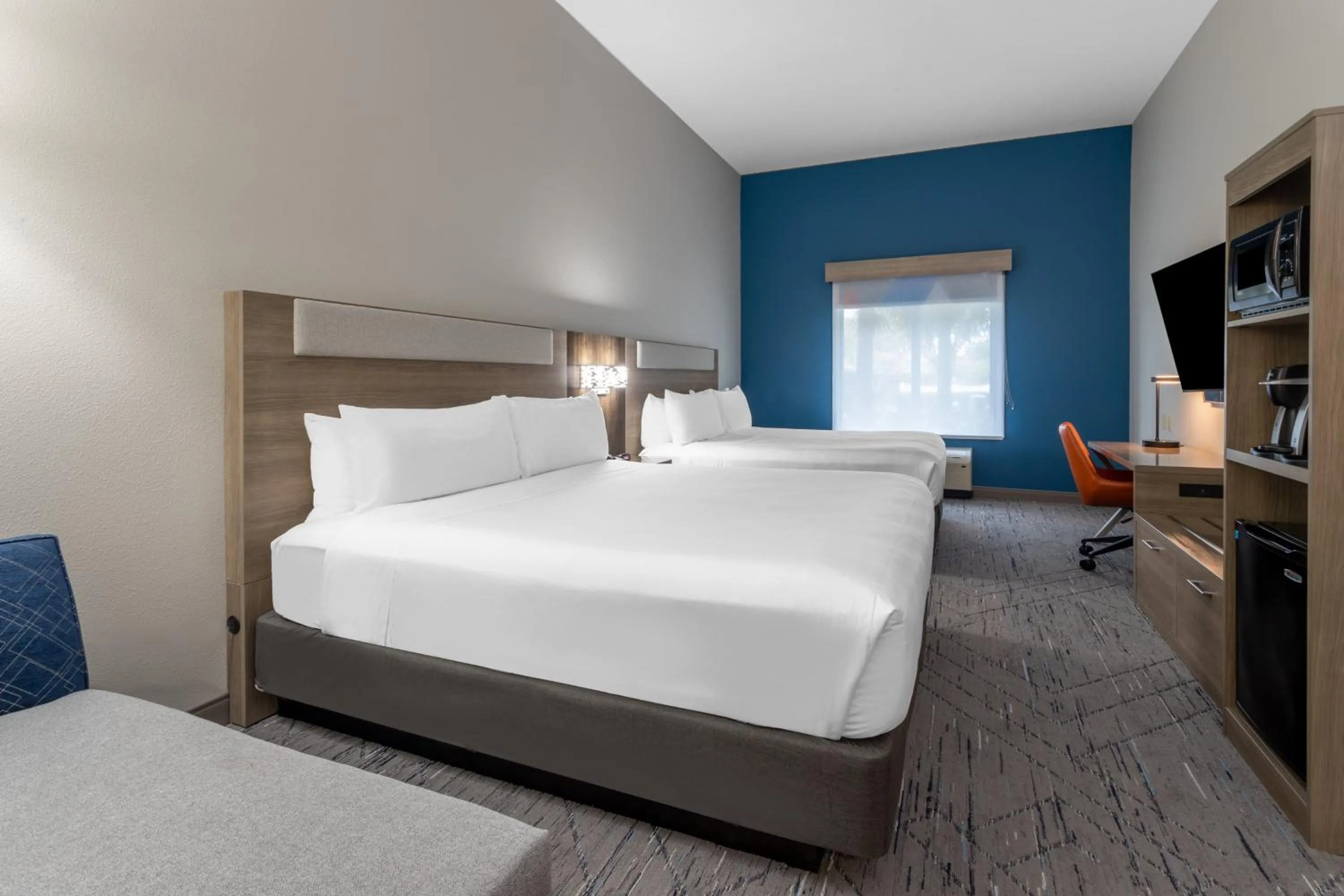 Photo of the whole room, Bed in Holiday Inn Express Crystal River by IHG