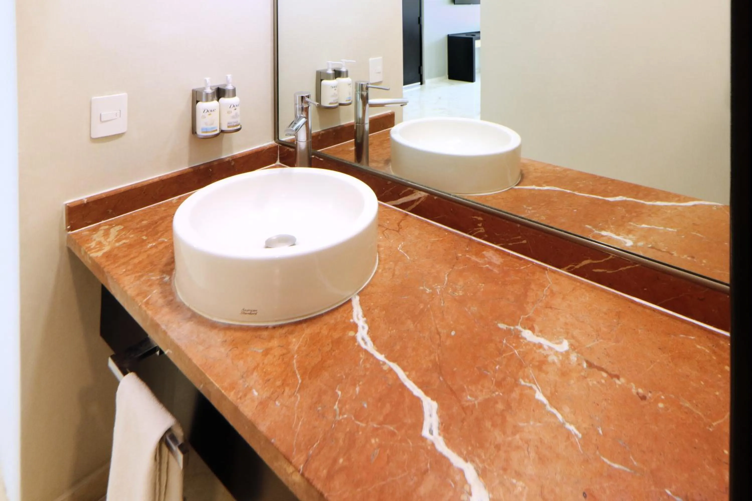 Toilet in Hotel Viajero Plus
