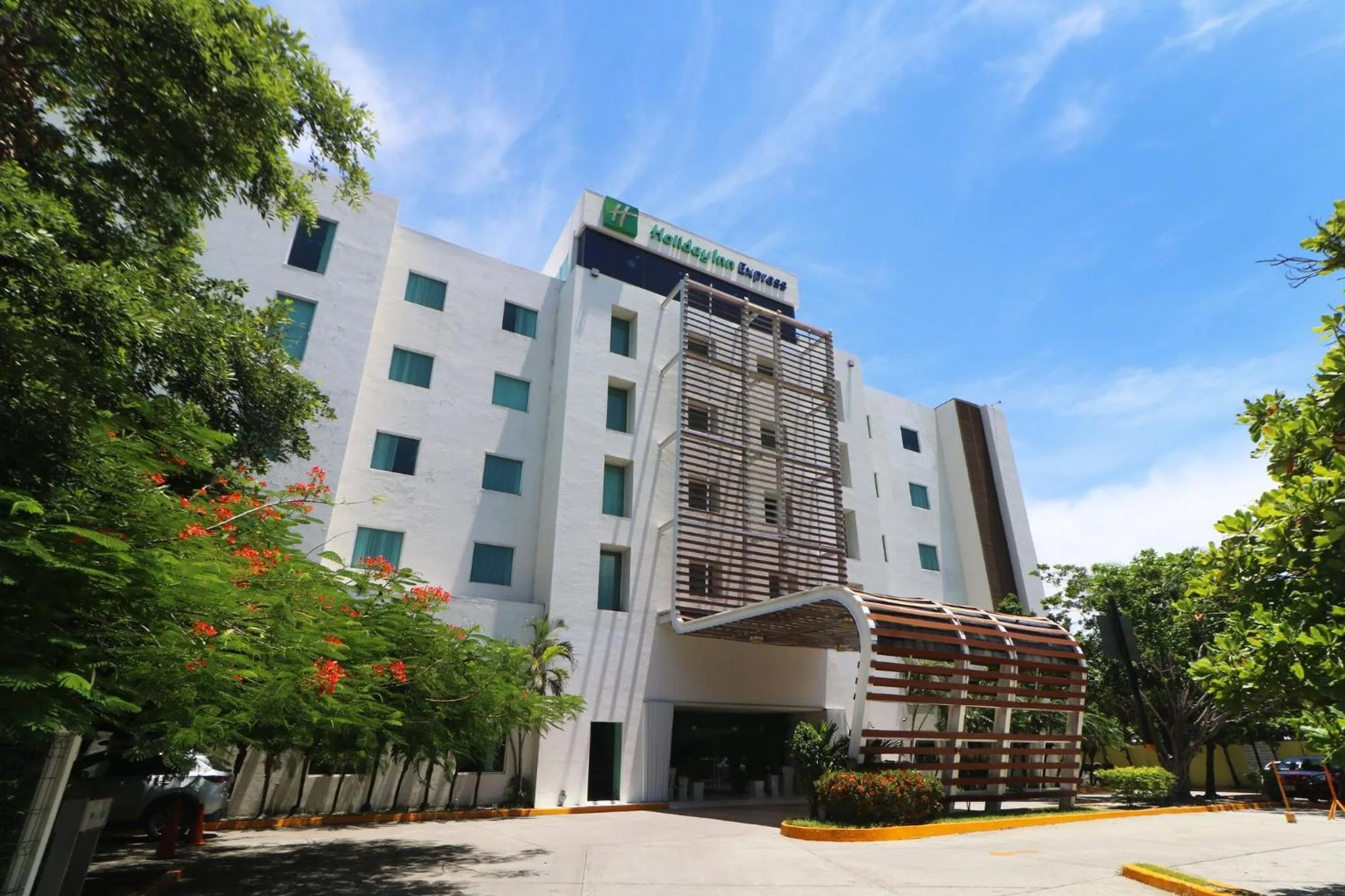 Property building in Holiday Inn Express Ciudad Del Carmen by IHG