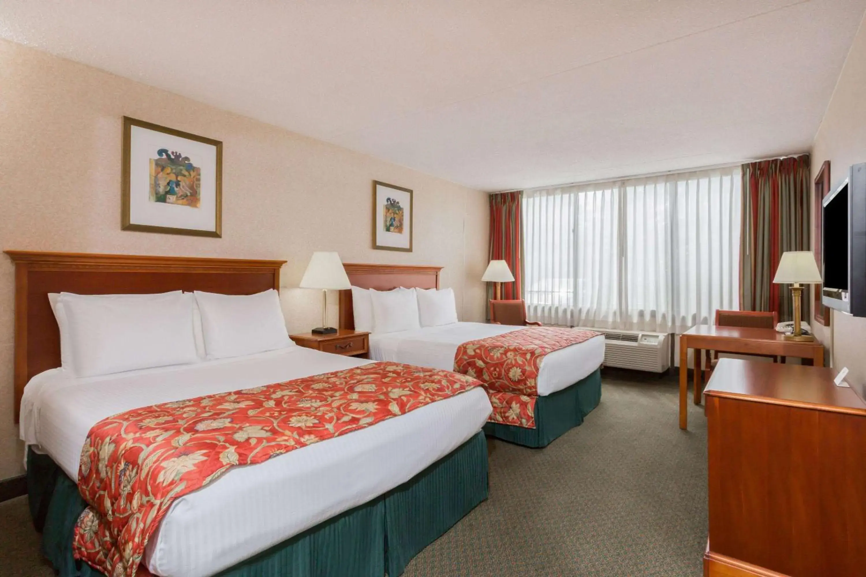 Photo of the whole room, Bed in Ramada by Wyndham Triangle/Quantico Photo of the whole room, Bed in Ramada by Wyndham Triangle/Quantico