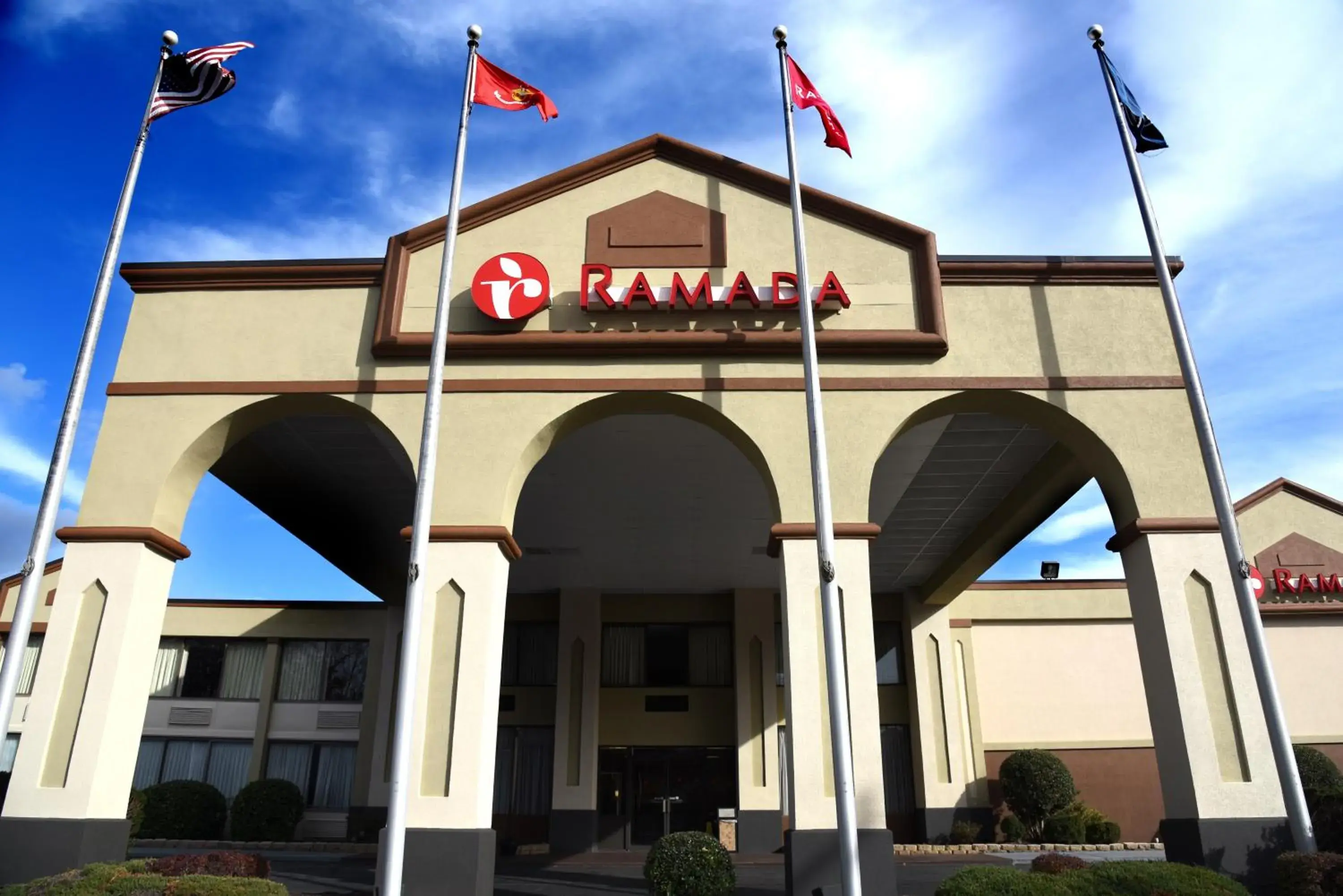 Facade/entrance in Ramada by Wyndham Triangle/Quantico Facade/entrance in Ramada by Wyndham Triangle/Quantico