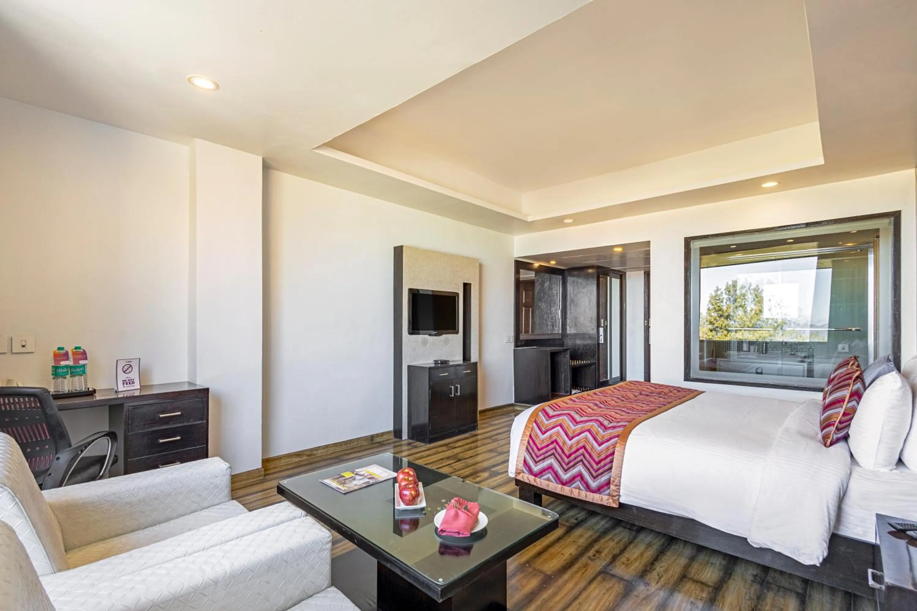 Bedroom, Bed in Sterling Kufri