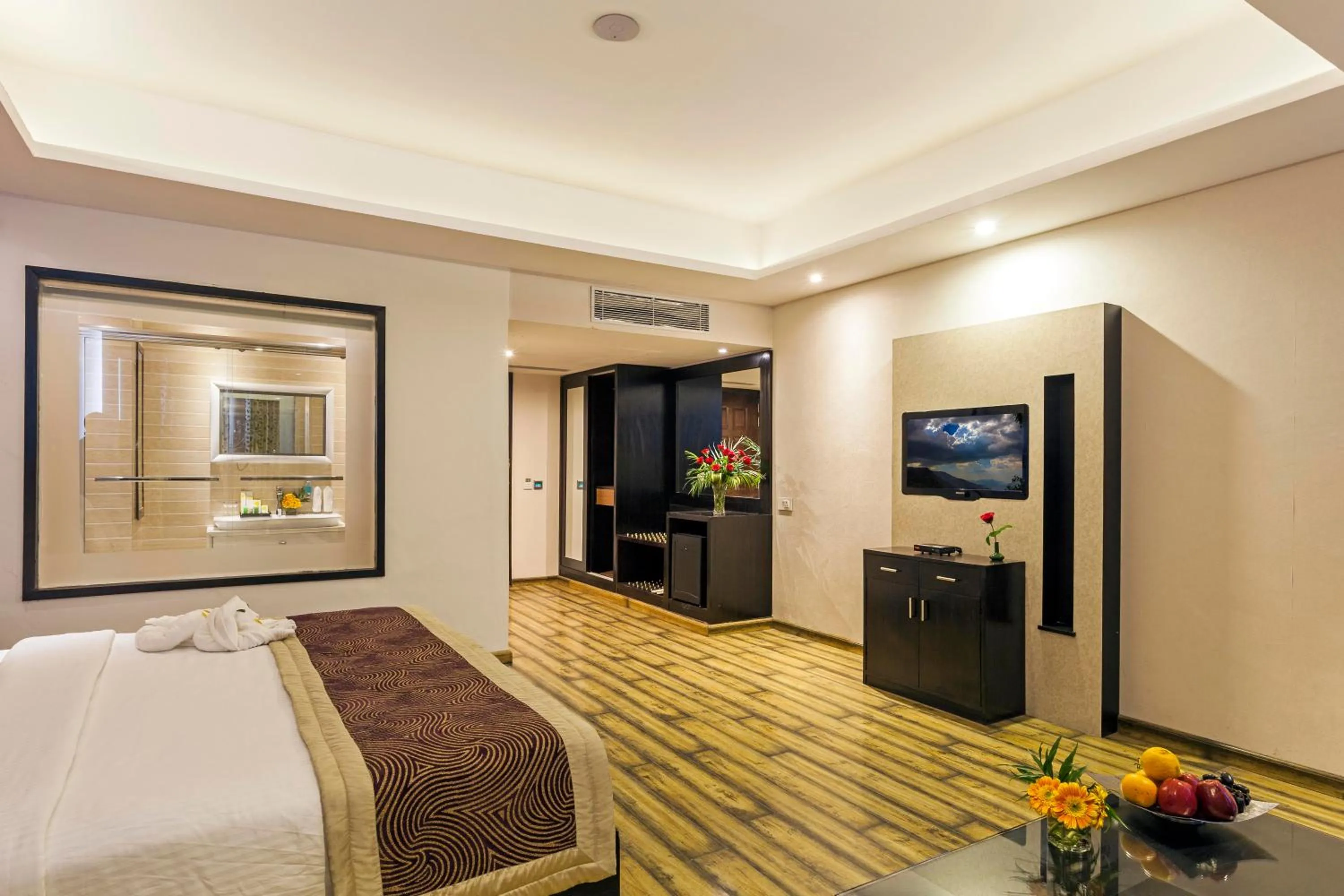 Bedroom, Bed in Sterling Kufri