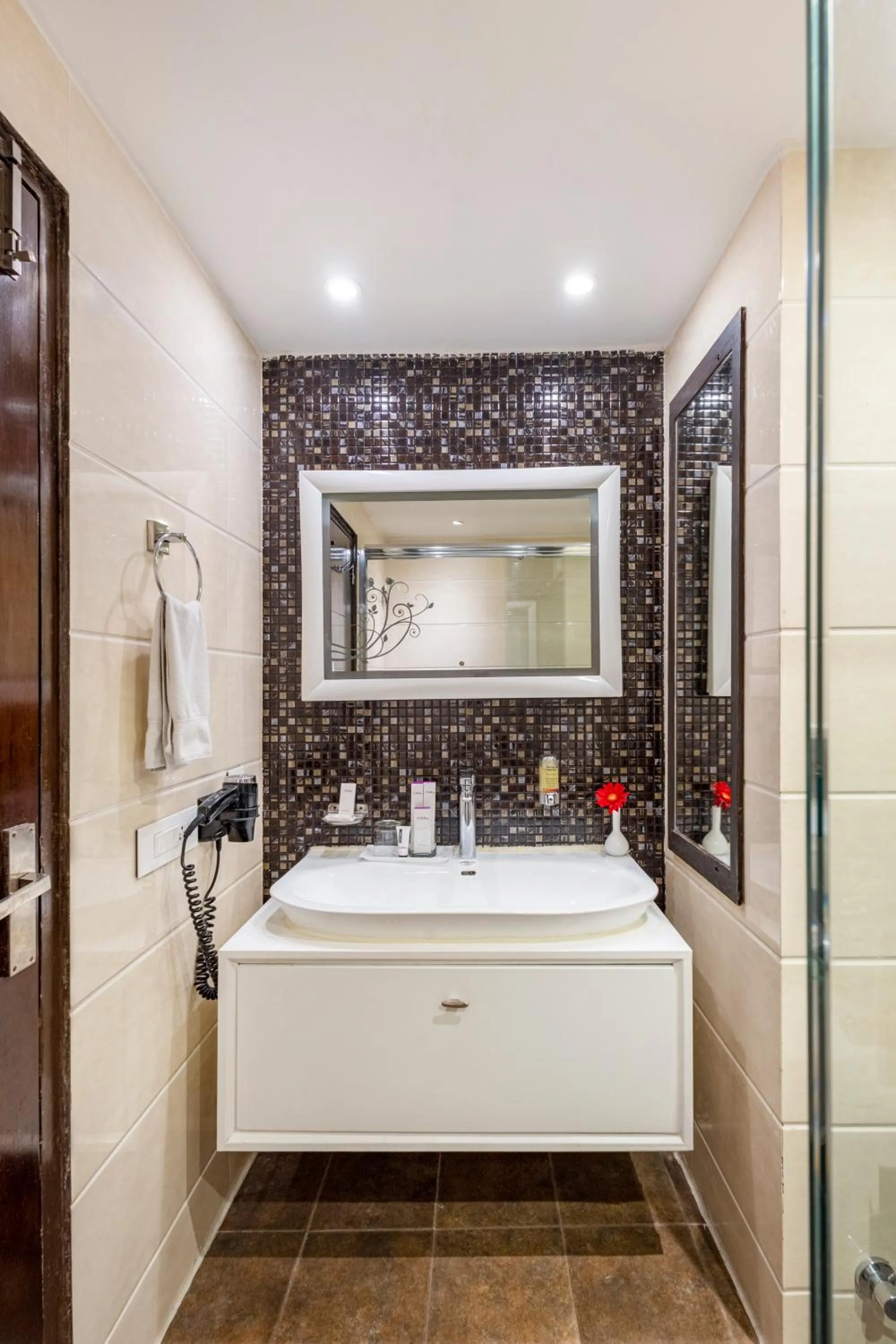 Bathroom in Sterling Kufri