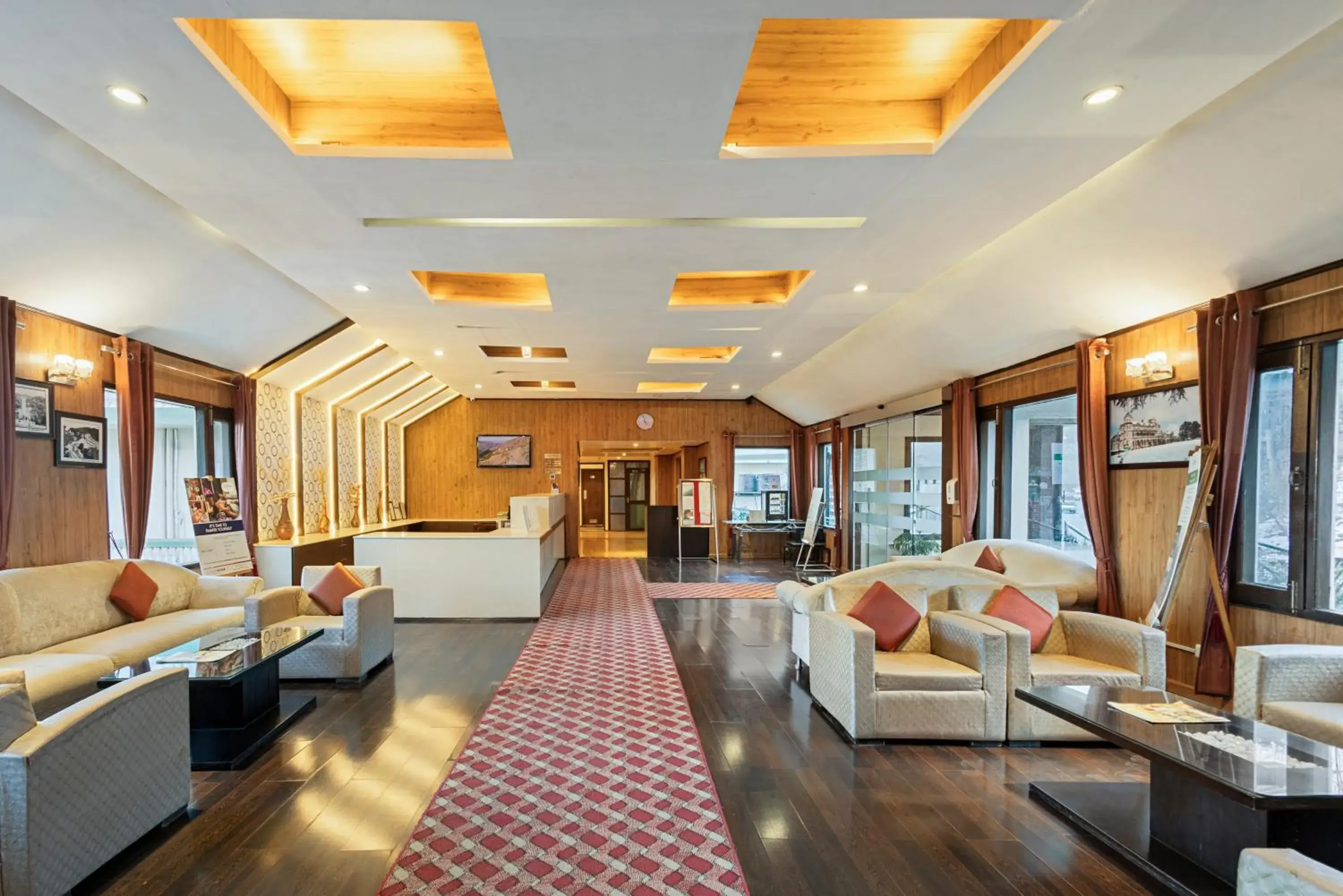 Lobby or reception in Sterling Kufri Lobby or reception in Sterling Kufri