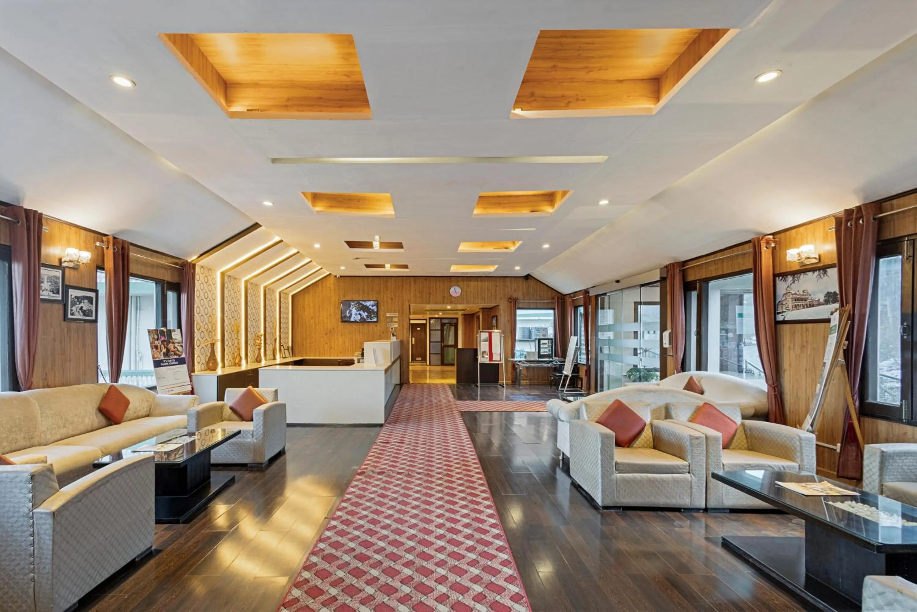 Lobby or reception in Sterling Kufri