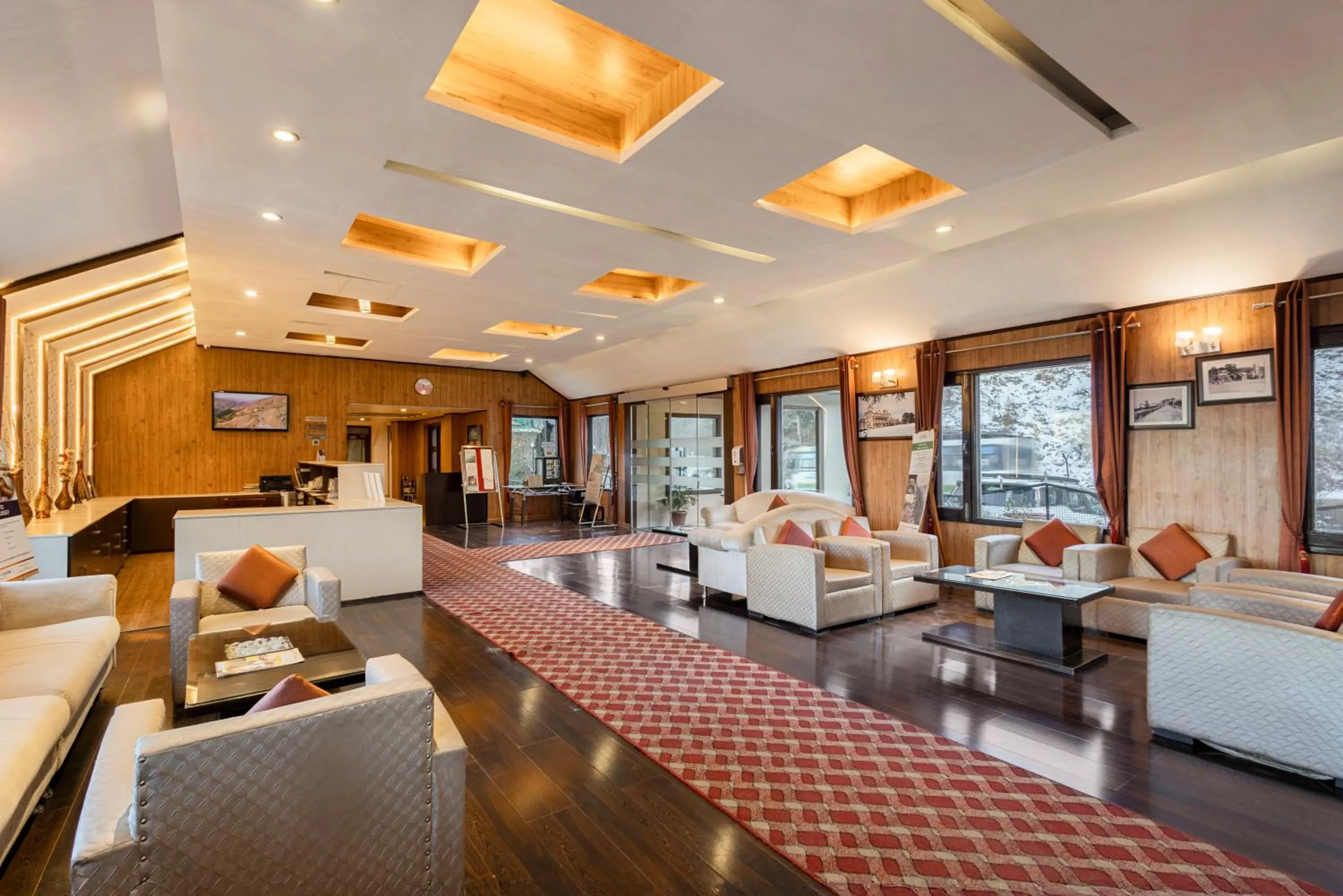 Lobby or reception in Sterling Kufri