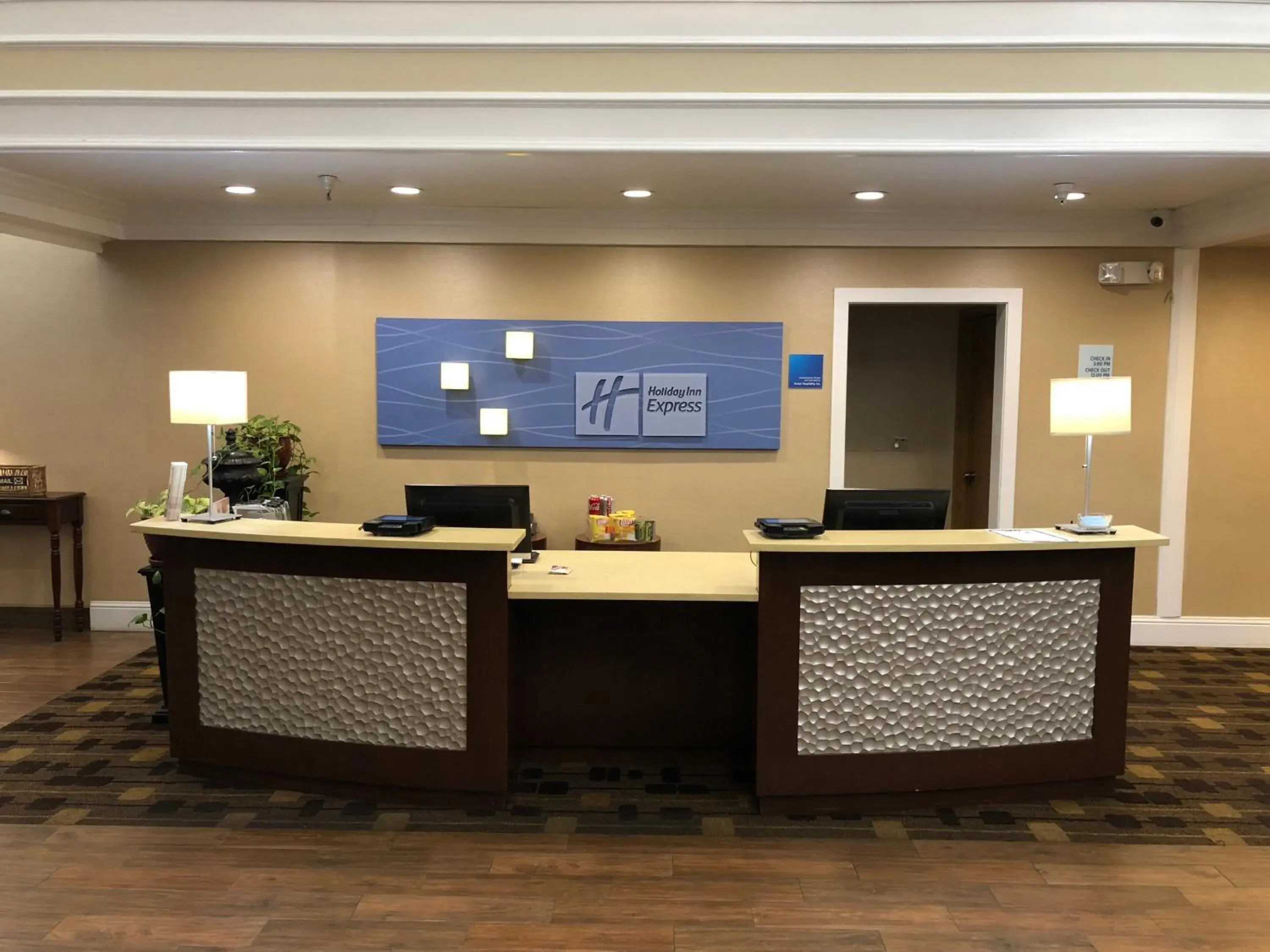 Property building in Holiday Inn Express Corning by IHG Property building in Holiday Inn Express Corning by IHG