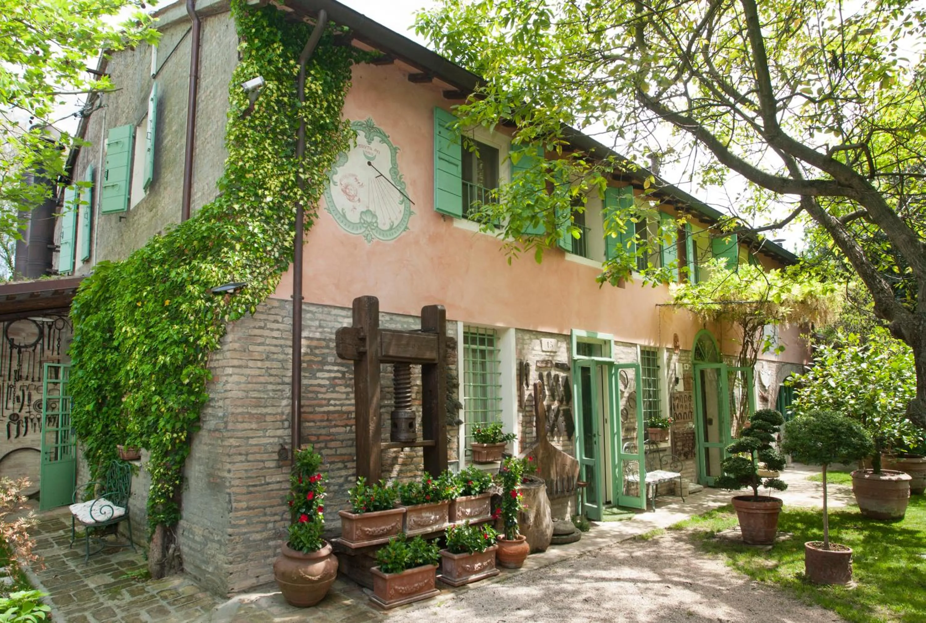 Property Building in Casa Delle Meridiane