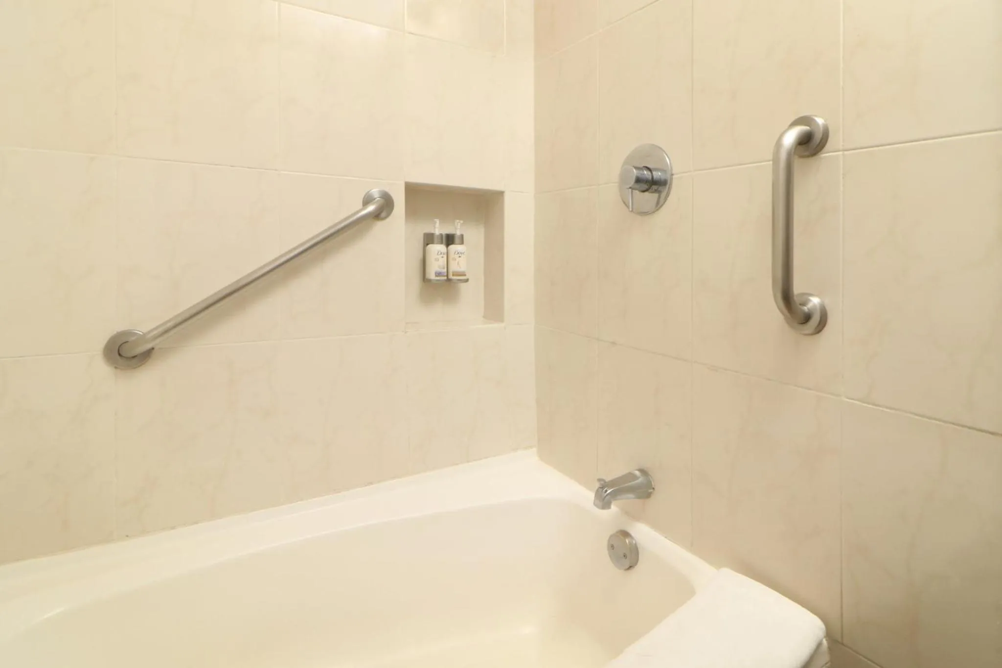 Bathroom in Holiday Inn Ciudad Del Carmen by IHG