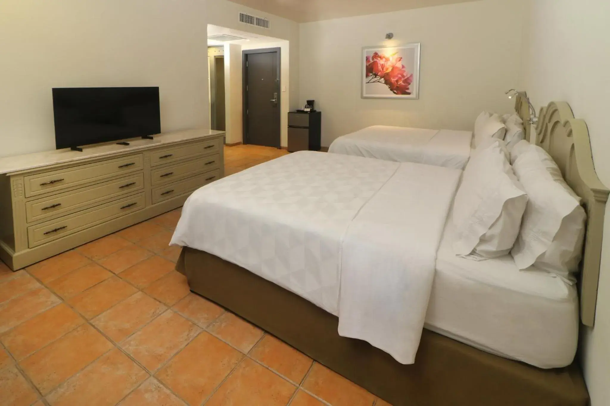 Premium Queen Room with Two Queen Beds in Holiday Inn Ciudad Del Carmen by IHG Premium Queen Room with Two Queen Beds in Holiday Inn Ciudad Del Carmen by IHG