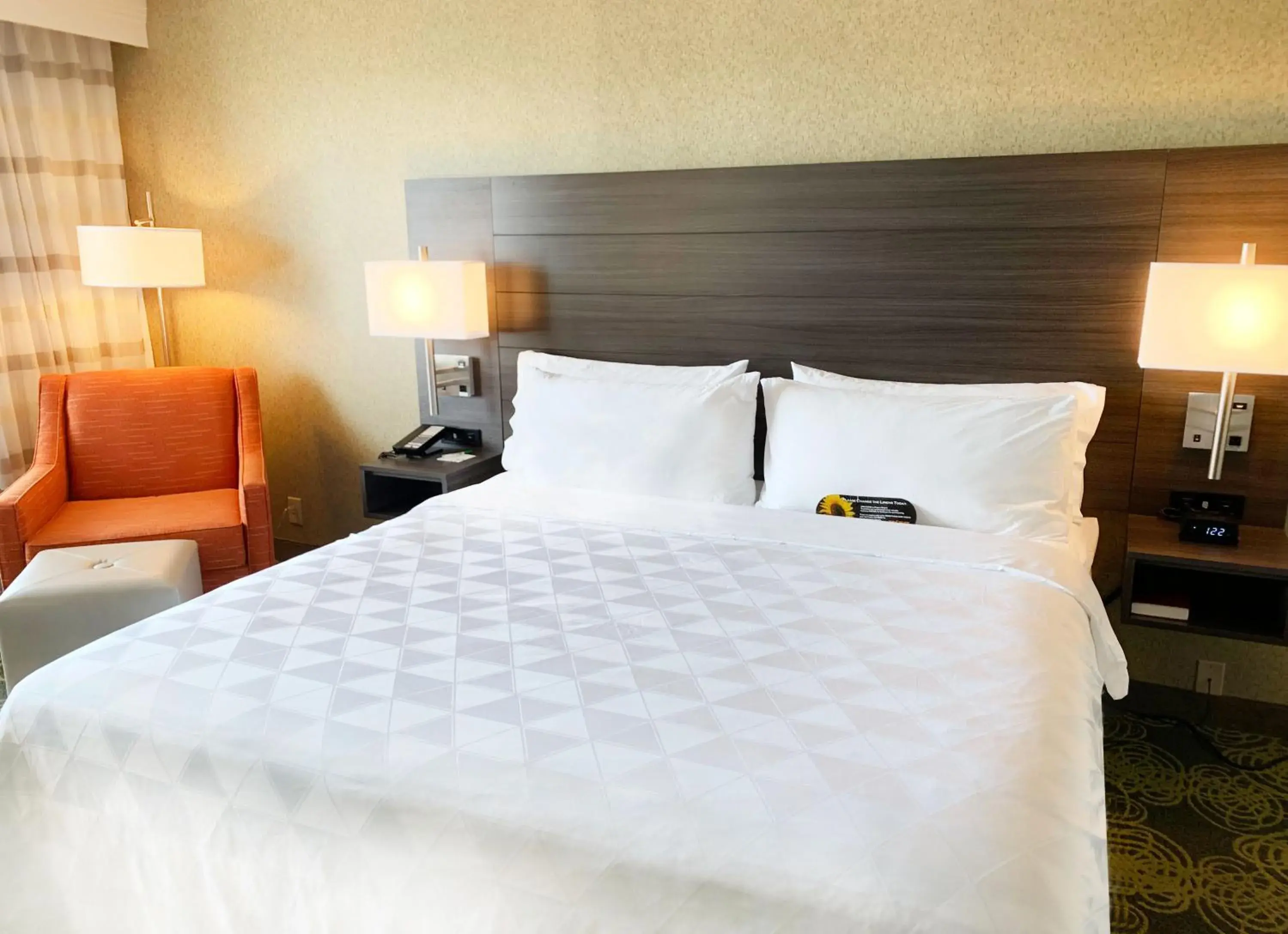 Bed in Holiday Inn University Area Charlottesville by IHG Bed in Holiday Inn University Area Charlottesville by IHG