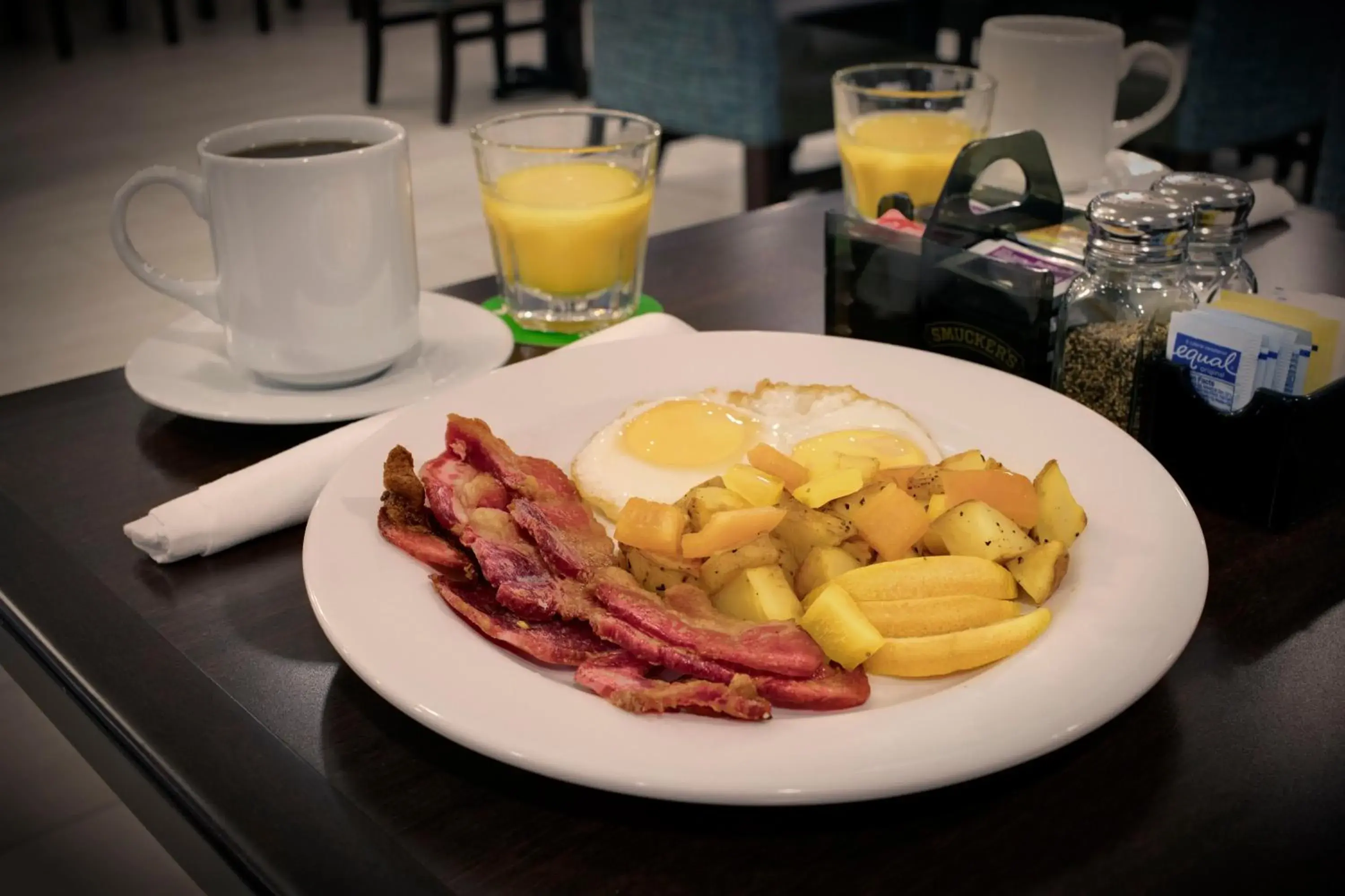 Restaurant/places to eat in Holiday Inn University Area Charlottesville by IHG Restaurant/places to eat in Holiday Inn University Area Charlottesville by IHG
