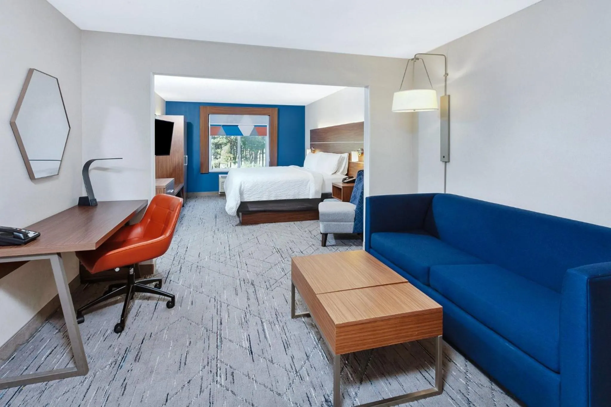 Photo of the whole room in Holiday Inn Express Hotel & Suites Urbana-Champaign-U of I Area by IHG