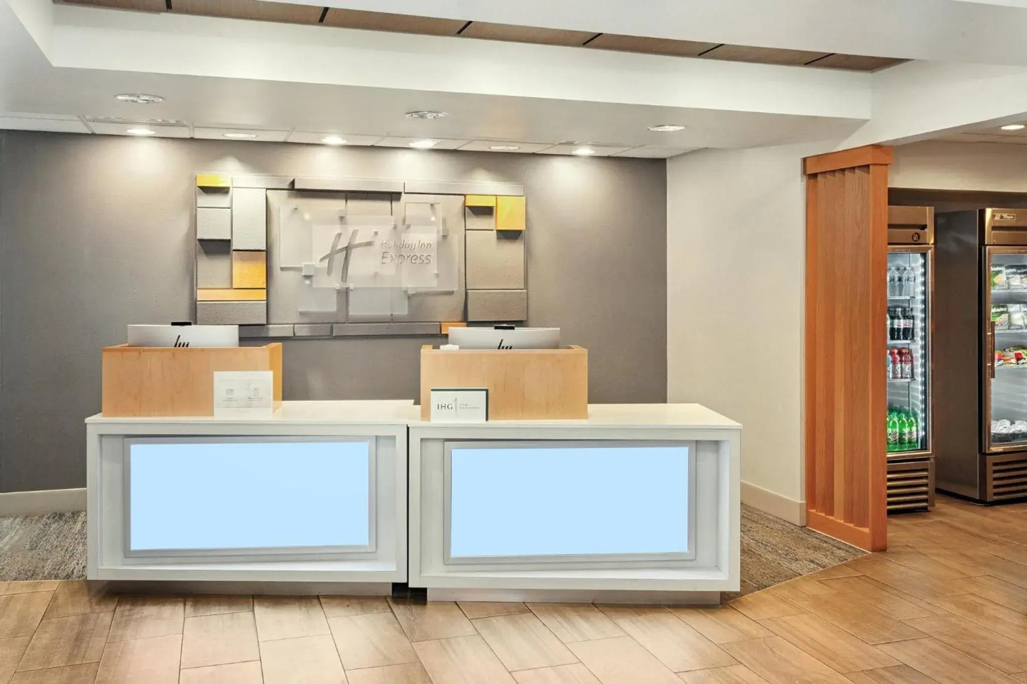 Property building in Holiday Inn Express Hotel & Suites Urbana-Champaign-U of I Area by IHG Property building in Holiday Inn Express Hotel & Suites Urbana-Champaign-U of I Area by IHG