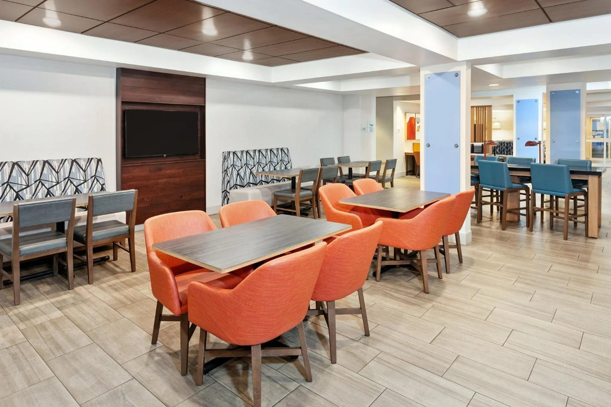 Breakfast in Holiday Inn Express Hotel & Suites Urbana-Champaign-U of I Area by IHG
