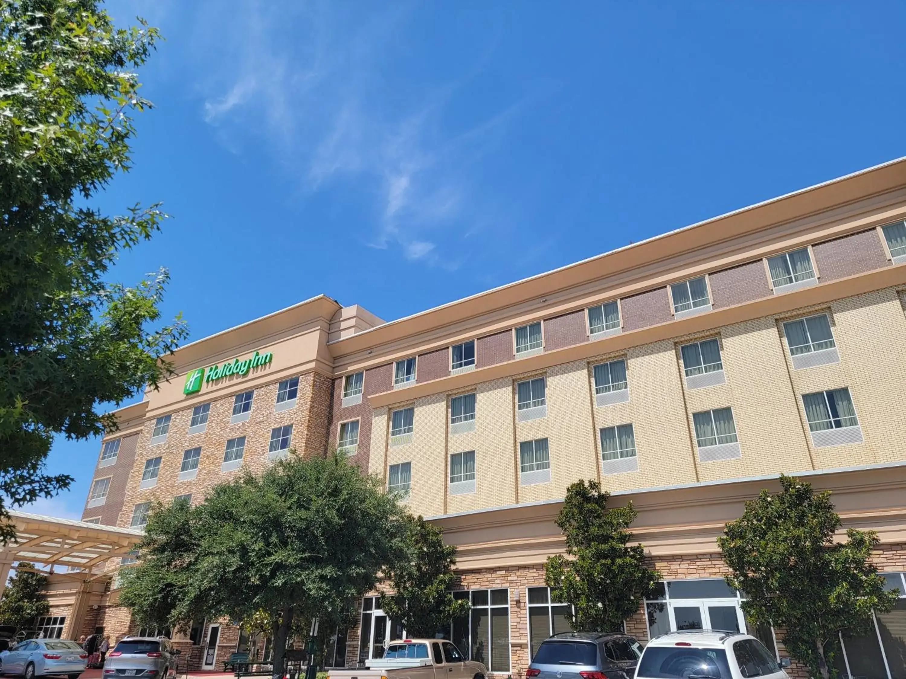 Property building in Holiday Inn Garland by IHG Property building in Holiday Inn Garland by IHG