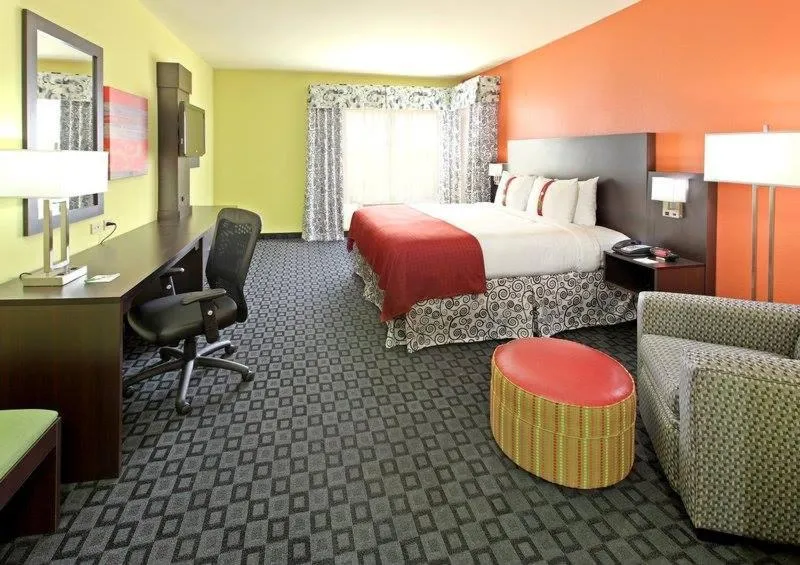 Bed in Holiday Inn Garland by IHG