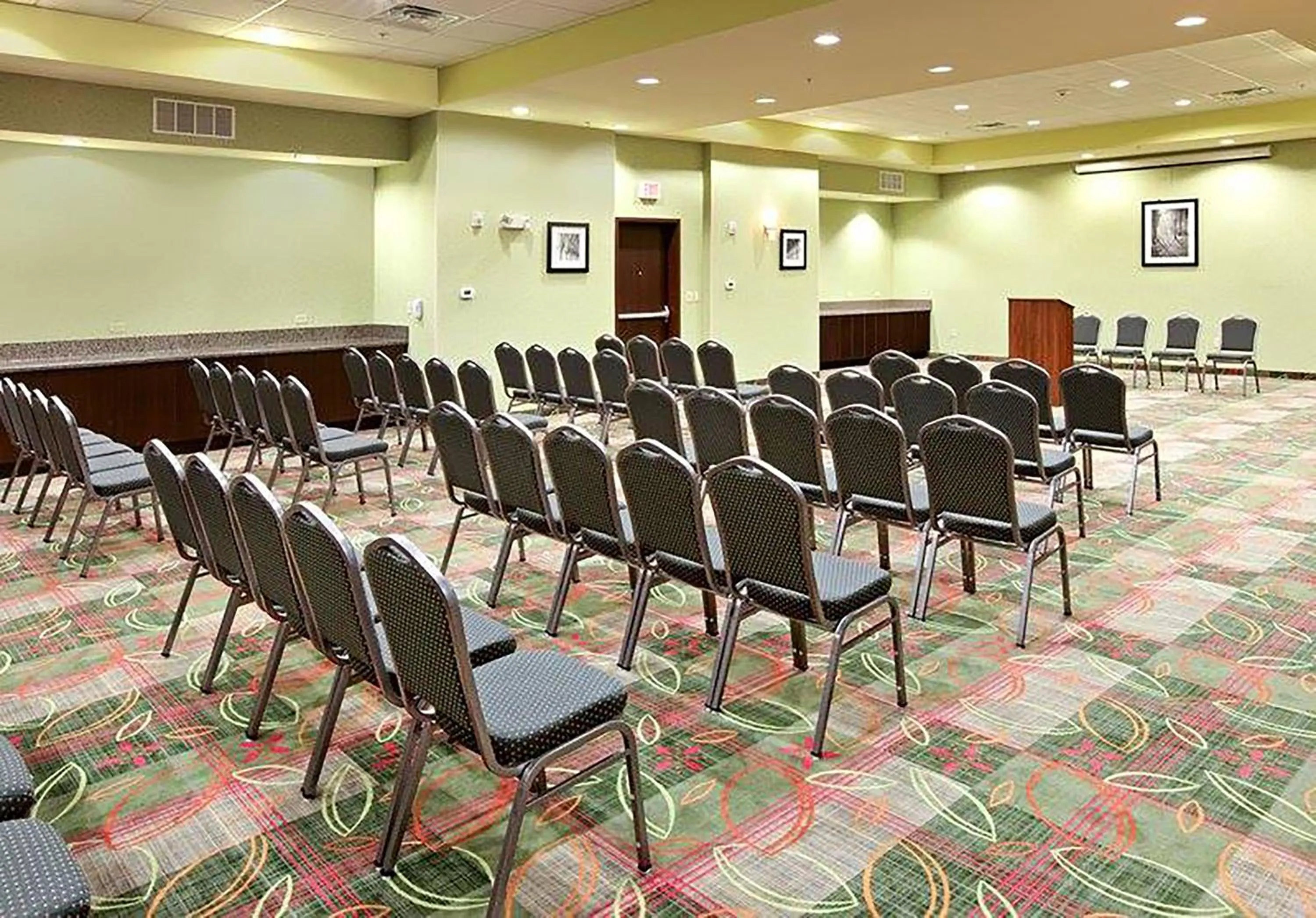 Meeting/conference room in Holiday Inn Garland by IHG