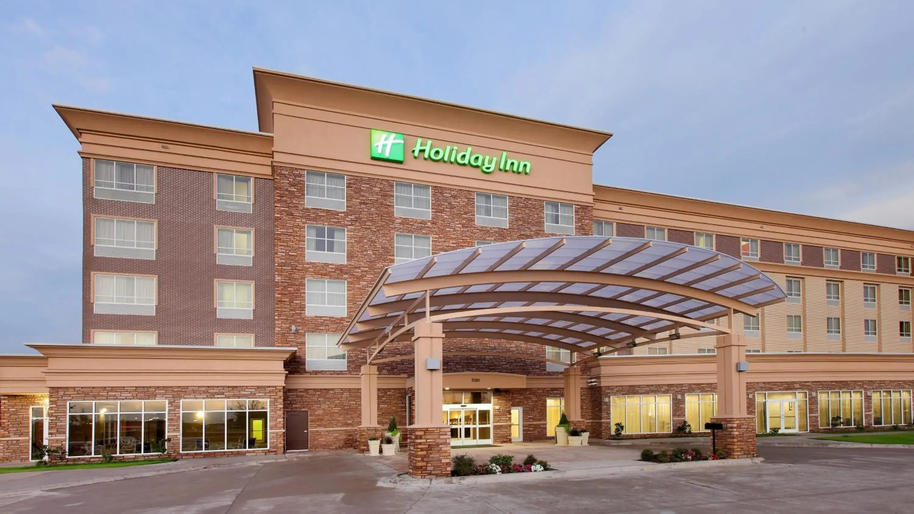 Property building in Holiday Inn Garland by IHG Property building in Holiday Inn Garland by IHG