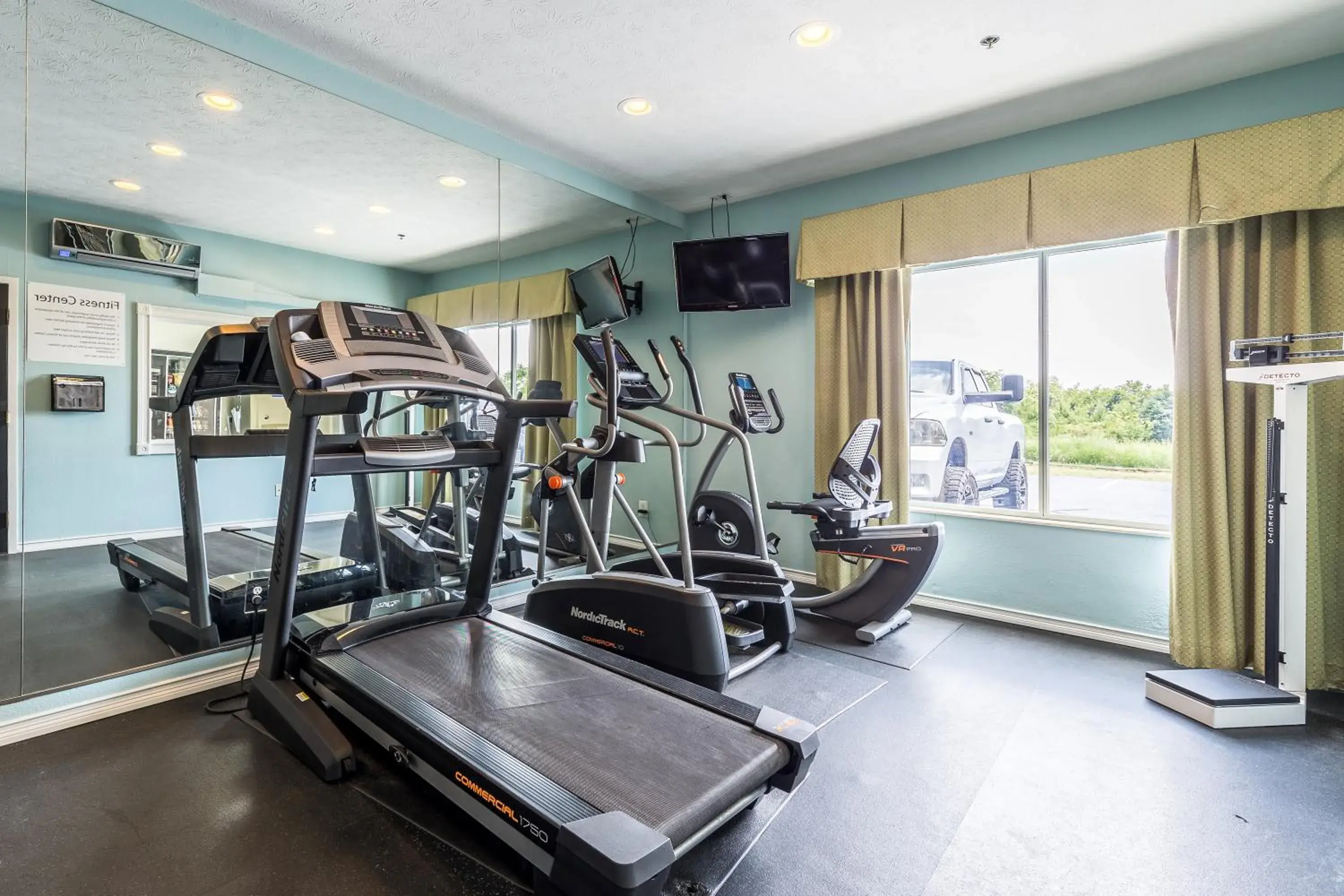 Fitness centre/facilities in Holiday Inn Express Dandridge by IHG Fitness centre/facilities in Holiday Inn Express Dandridge by IHG