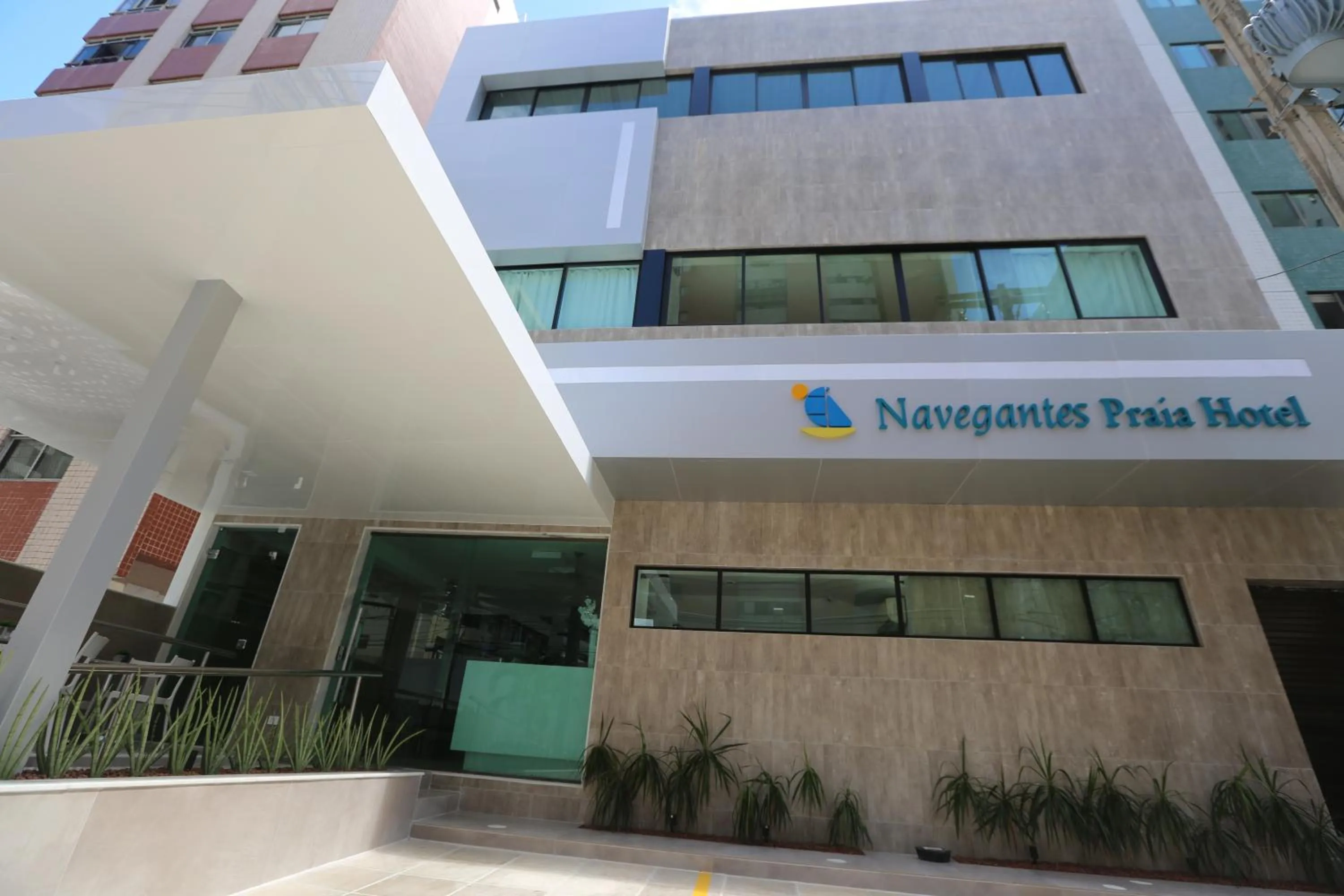 Facade/entrance in Rede Andrade Navegantes