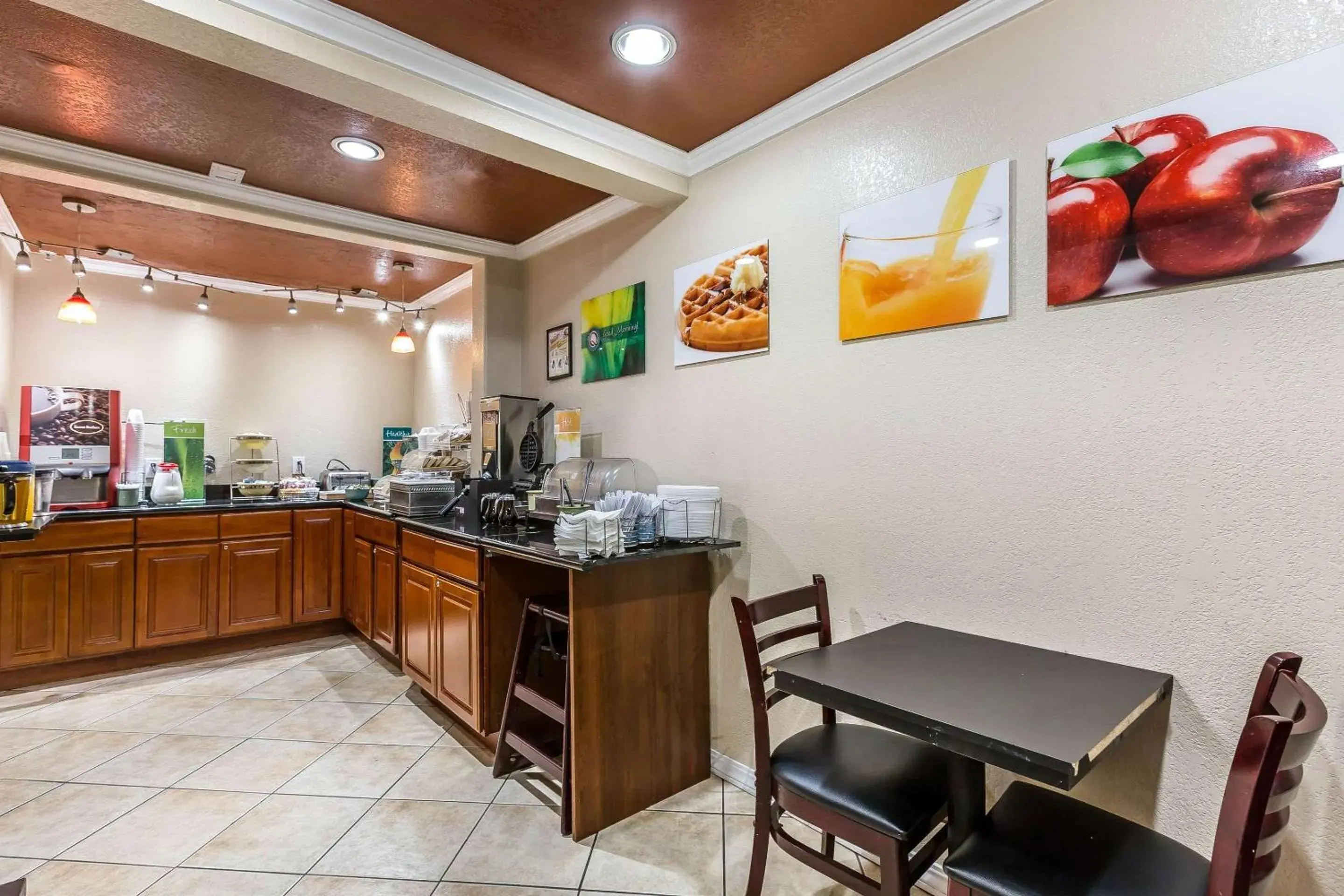 Restaurant/places to eat in Quality Inn Salinas Restaurant/places to eat in Quality Inn Salinas