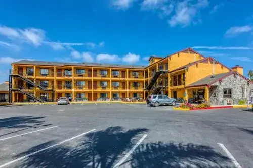 Property building in Quality Inn Salinas City Center Area Property building in Quality Inn Salinas City Center Area