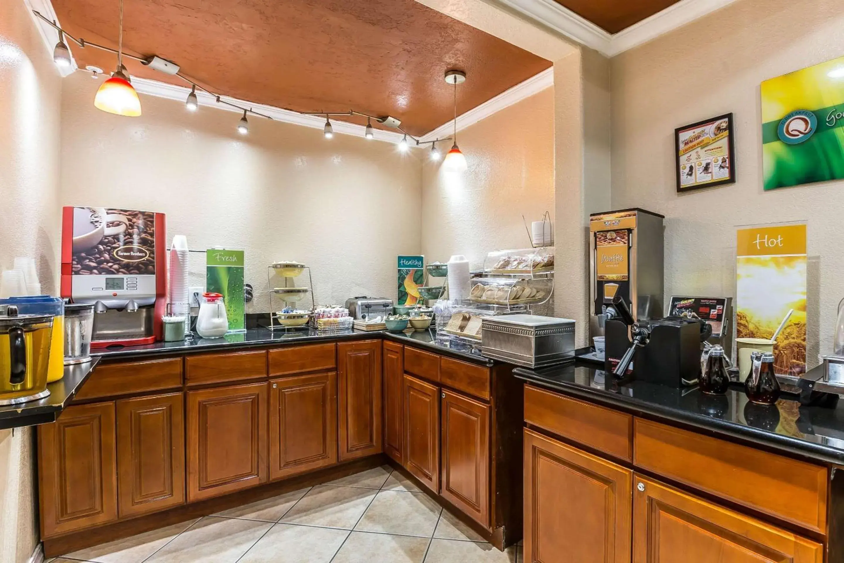 Restaurant/places to eat in Quality Inn Salinas Restaurant/places to eat in Quality Inn Salinas