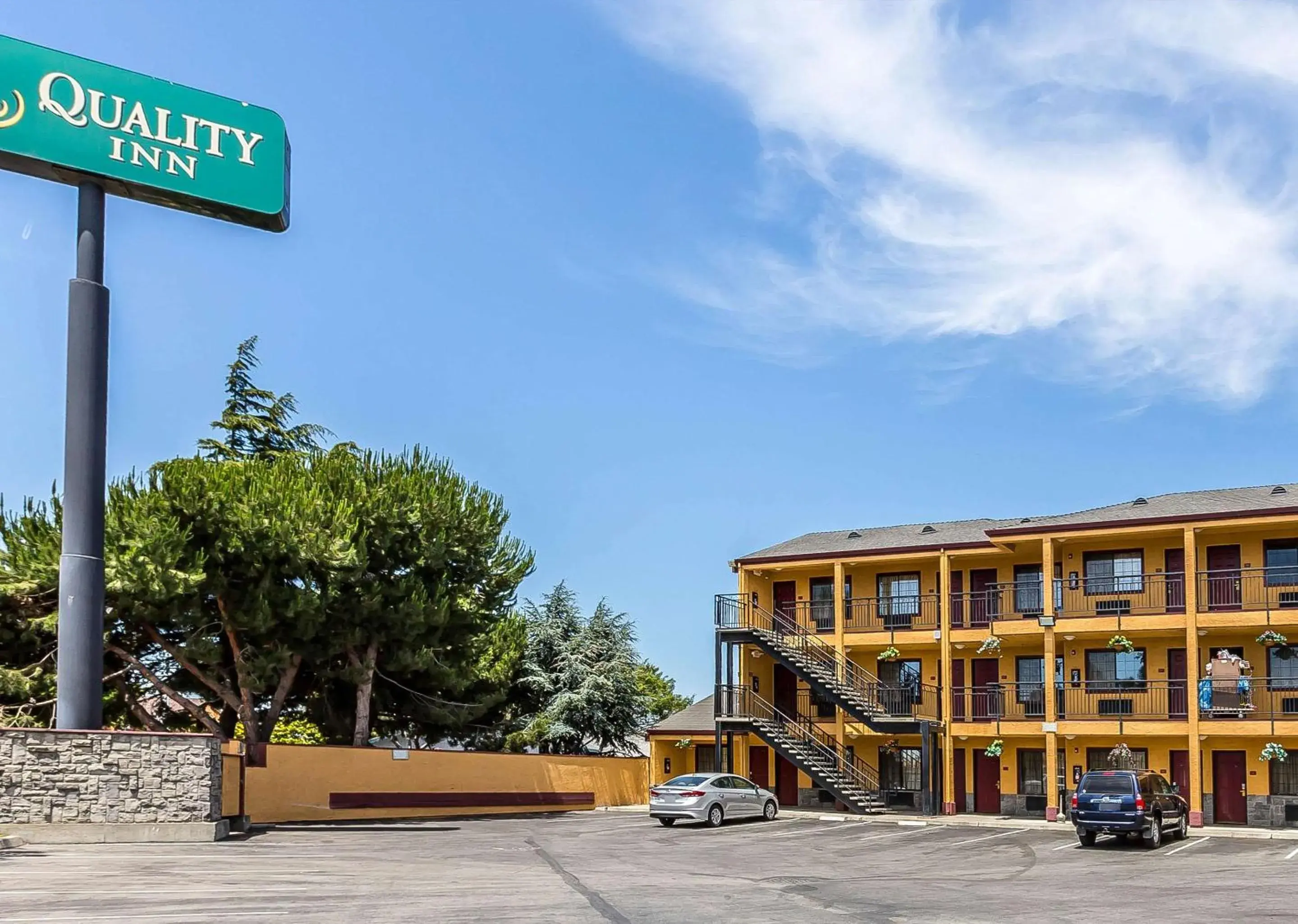 Property building in Quality Inn Salinas Property building in Quality Inn Salinas