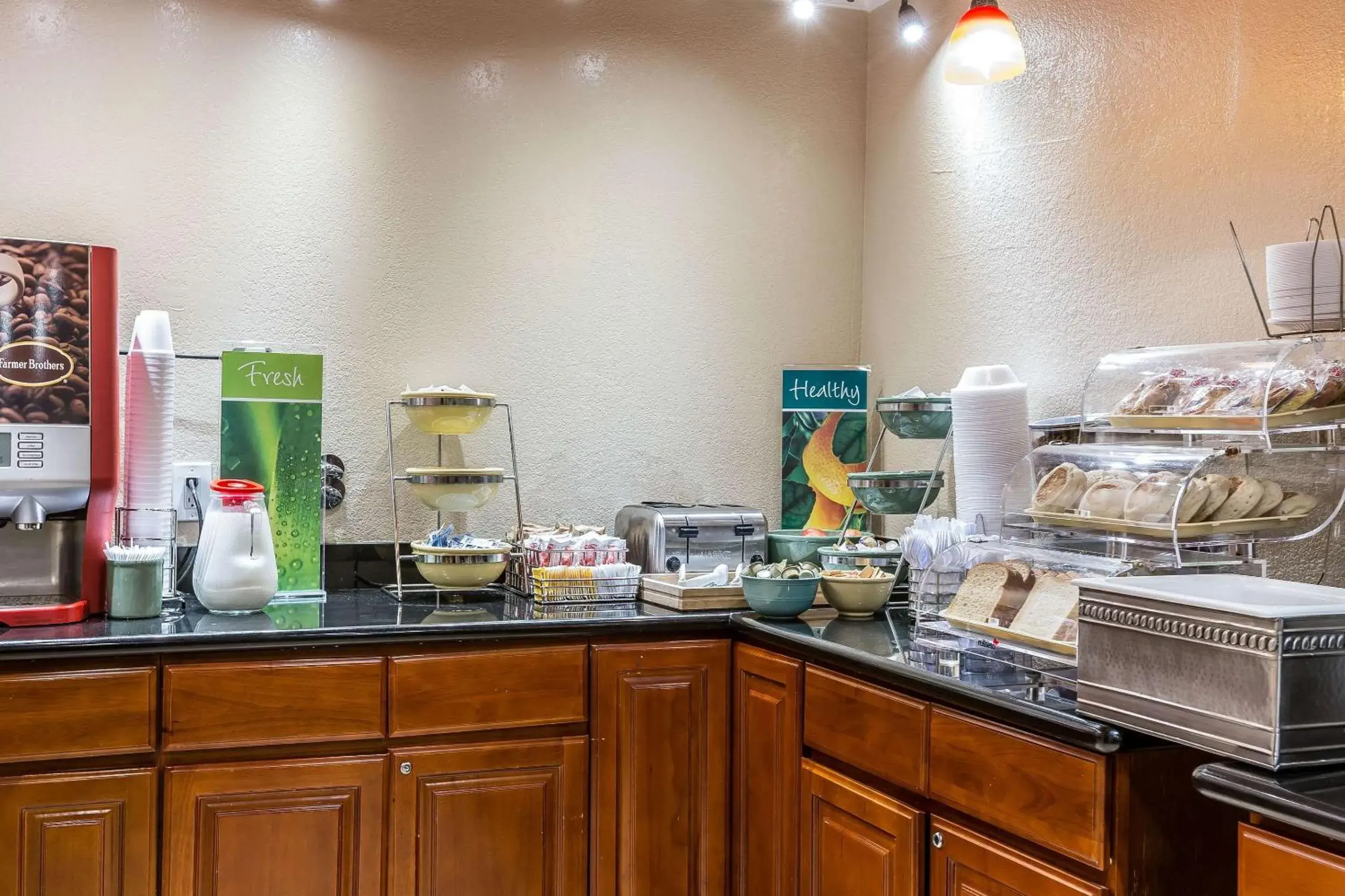 Restaurant/places to eat in Quality Inn Salinas Restaurant/places to eat in Quality Inn Salinas
