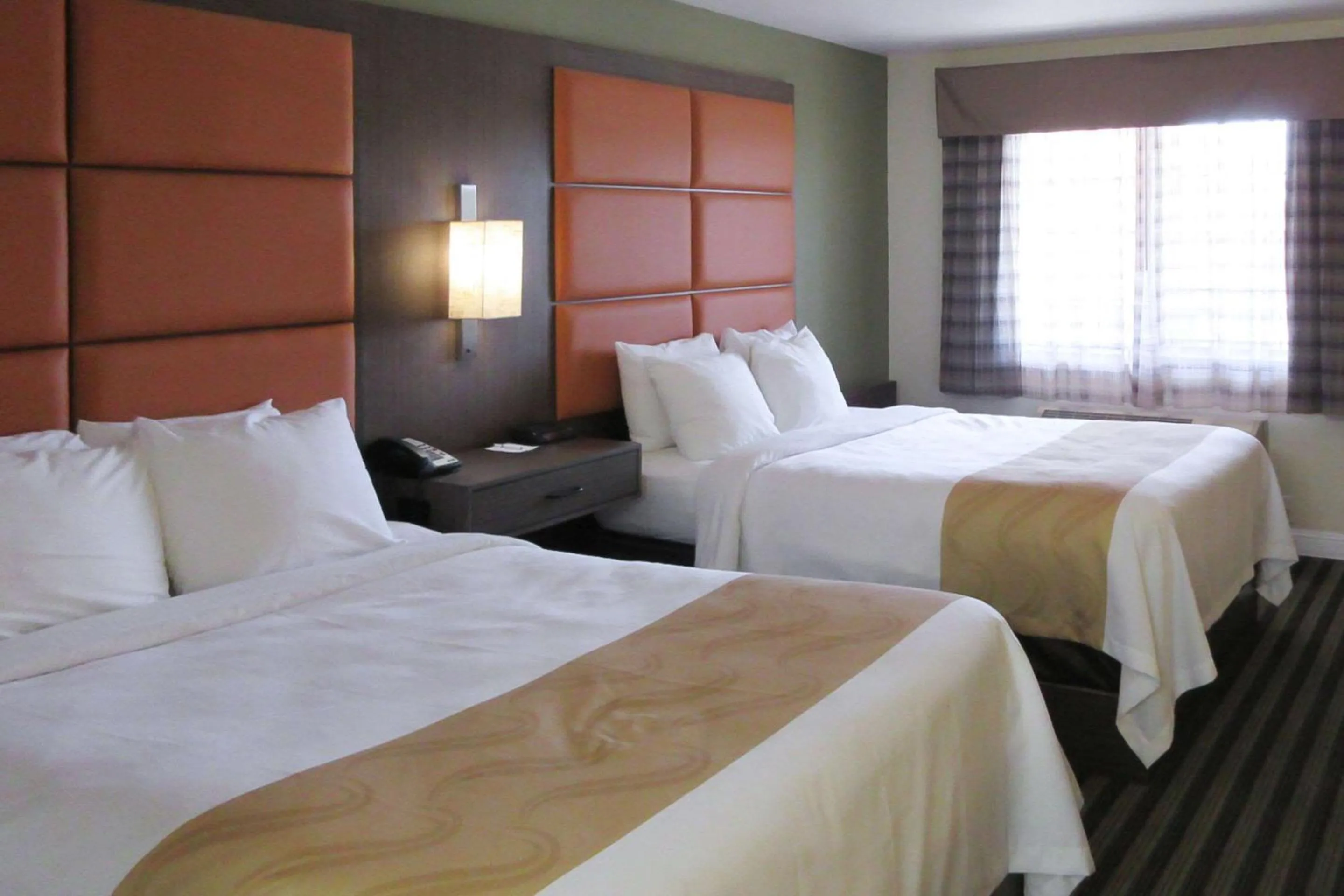 Bed in Quality Inn Salinas City Center Area