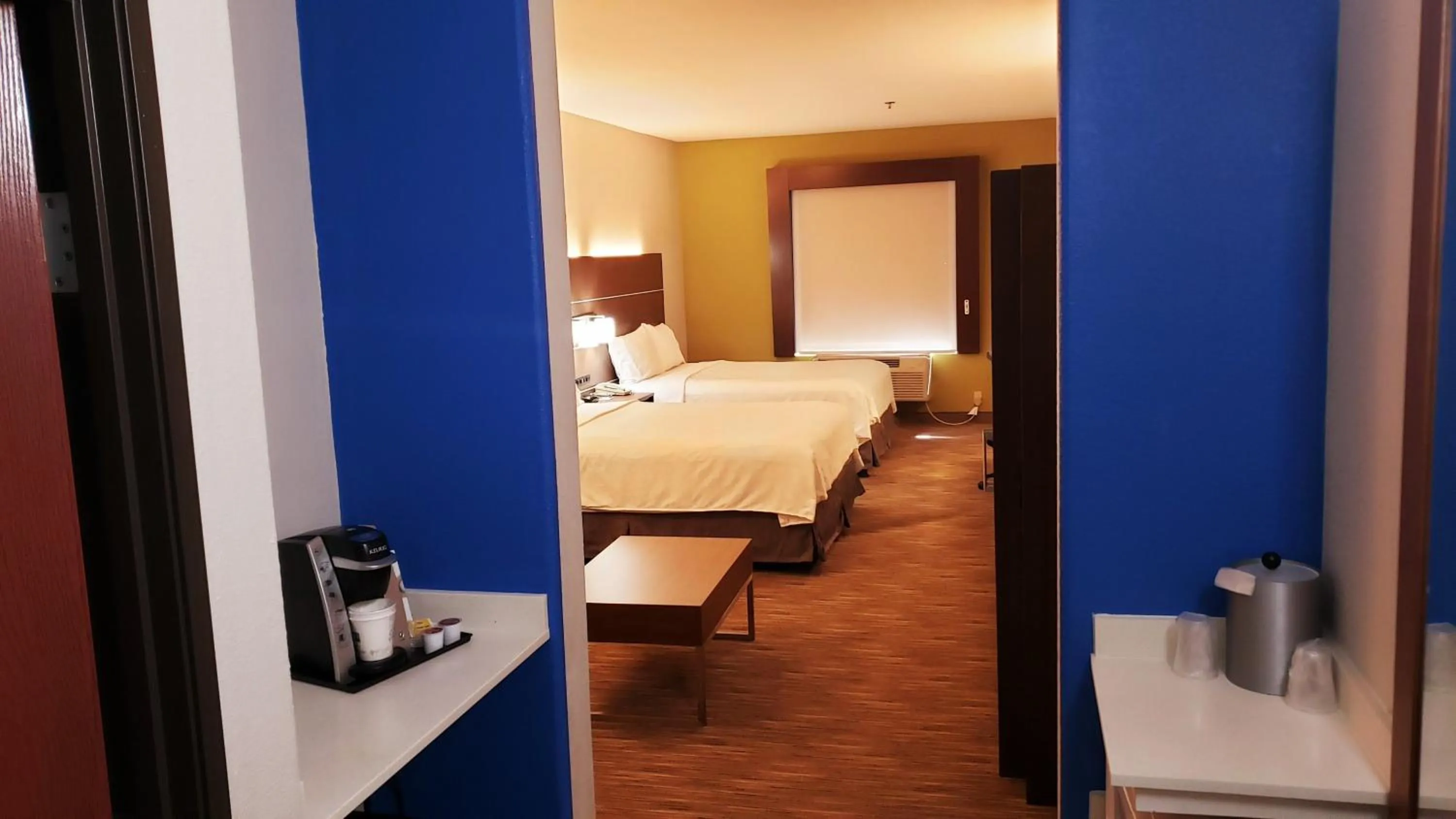 Photo of the whole room, Bed in Holiday Inn Express Hotel and Suites Weslaco by IHG