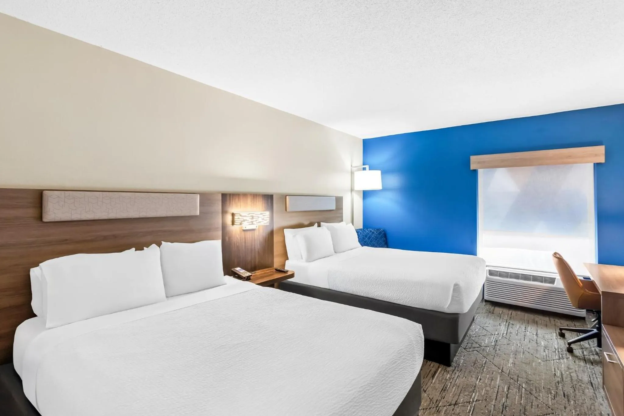 Photo of the whole room, Bed in Holiday Inn Express Hotel & Suites Charleston-Southridge by IHG