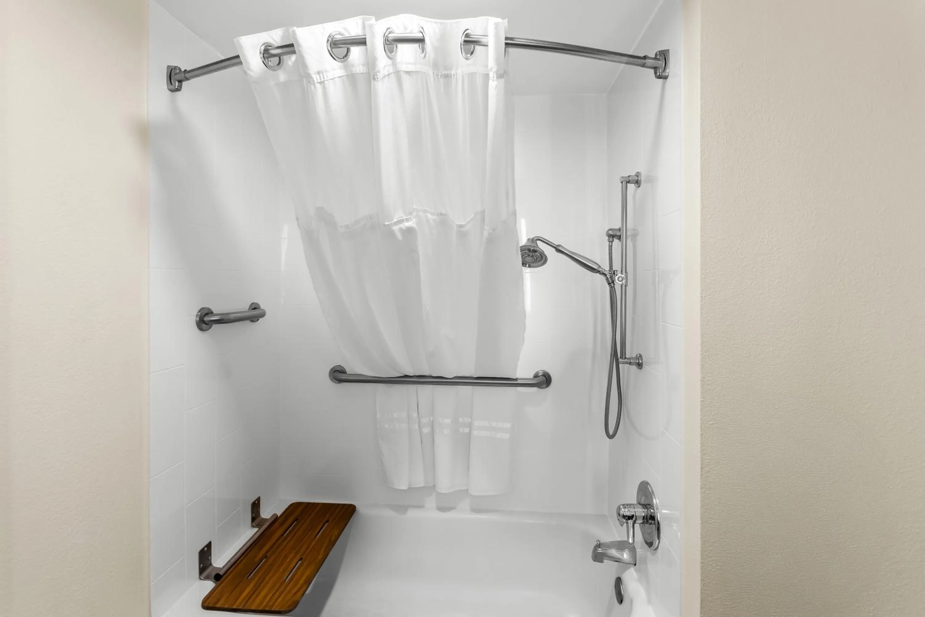 Holiday Inn Express Hotel & Suites Charleston-Southridge by IHG