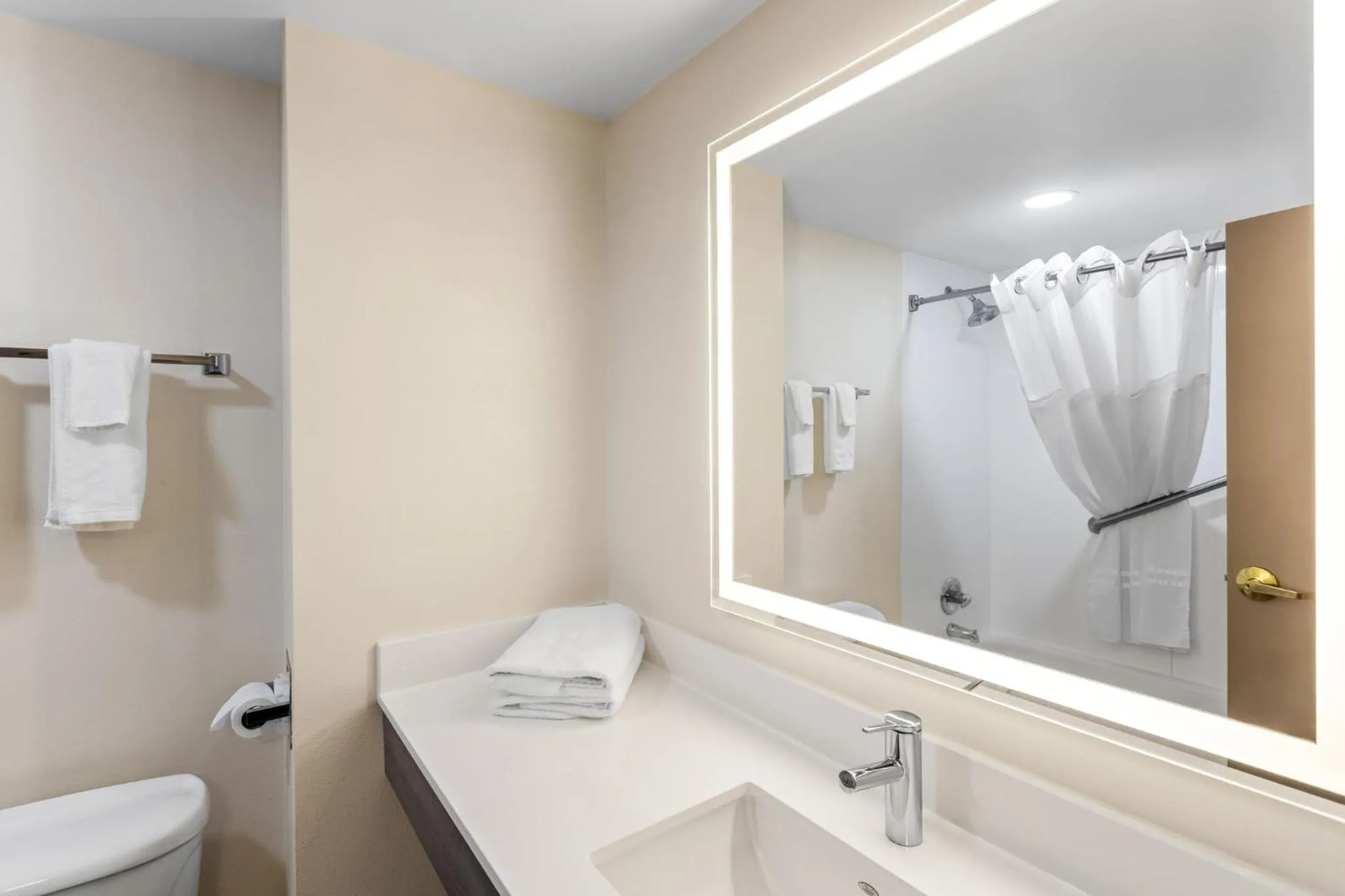 Bathroom in Holiday Inn Express Hotel & Suites Charleston-Southridge by IHG