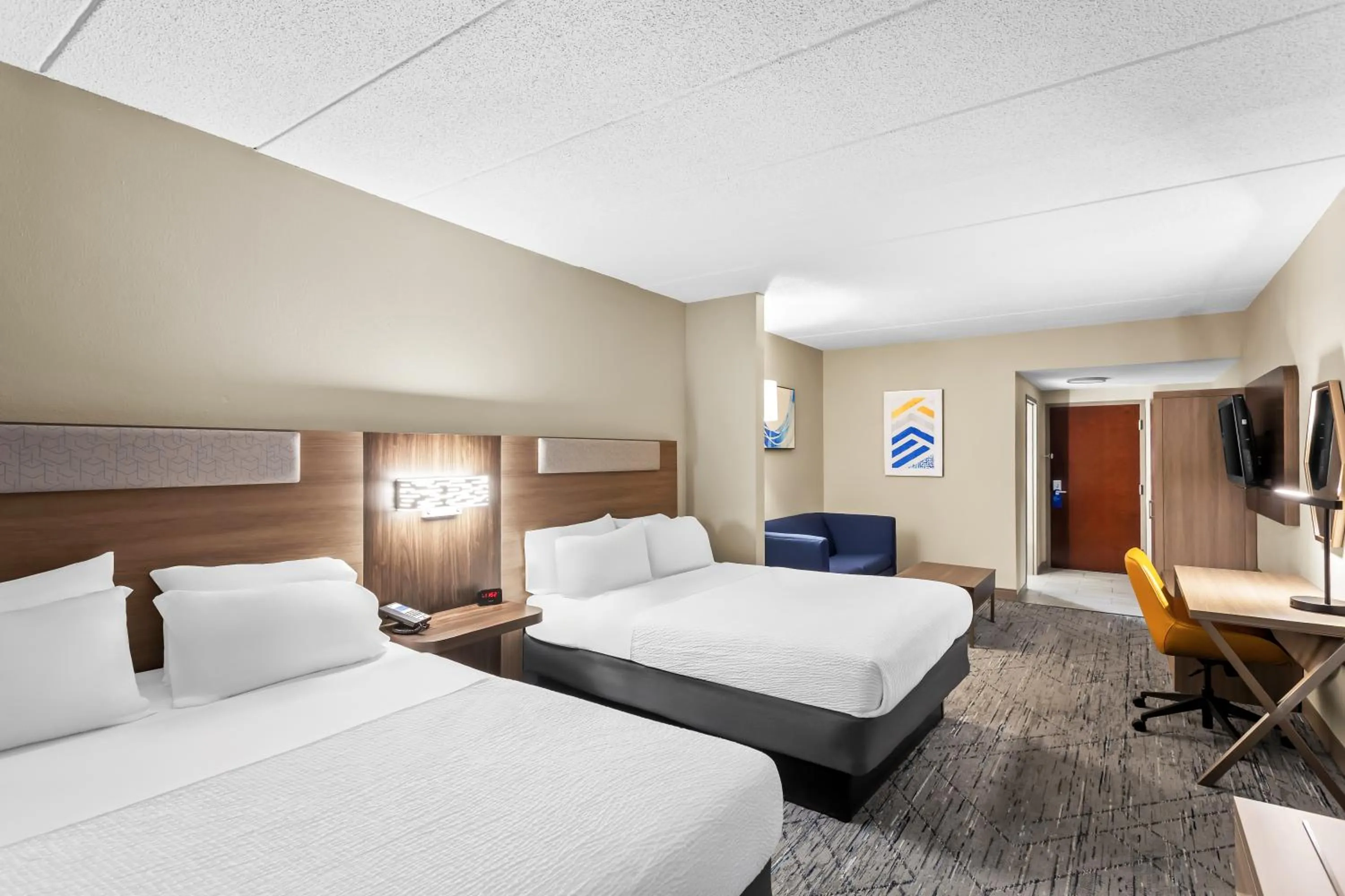 Guests, Bed in Holiday Inn Express Hotel & Suites Charleston-Southridge by IHG