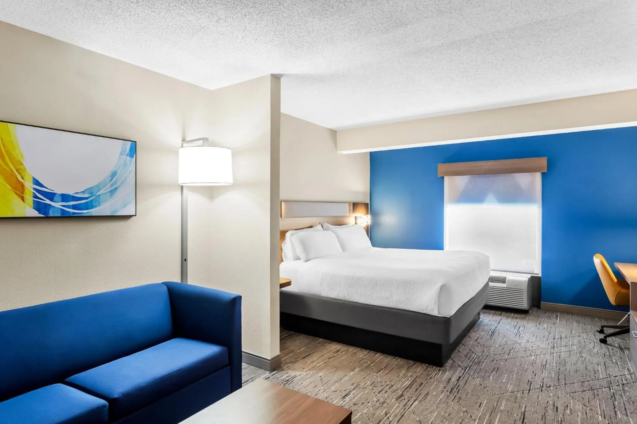 Photo of the whole room, Bed in Holiday Inn Express Hotel & Suites Charleston-Southridge by IHG