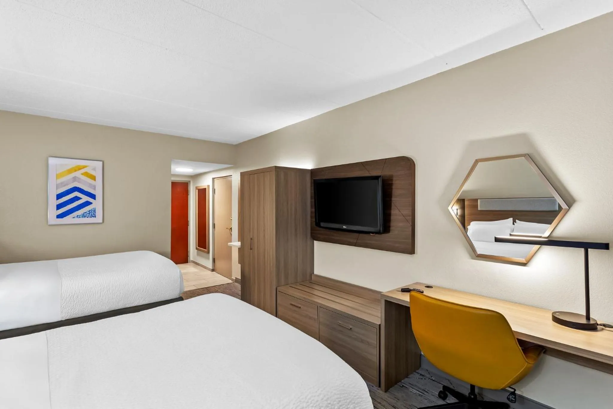 Photo of the whole room, Bed in Holiday Inn Express Hotel & Suites Charleston-Southridge by IHG