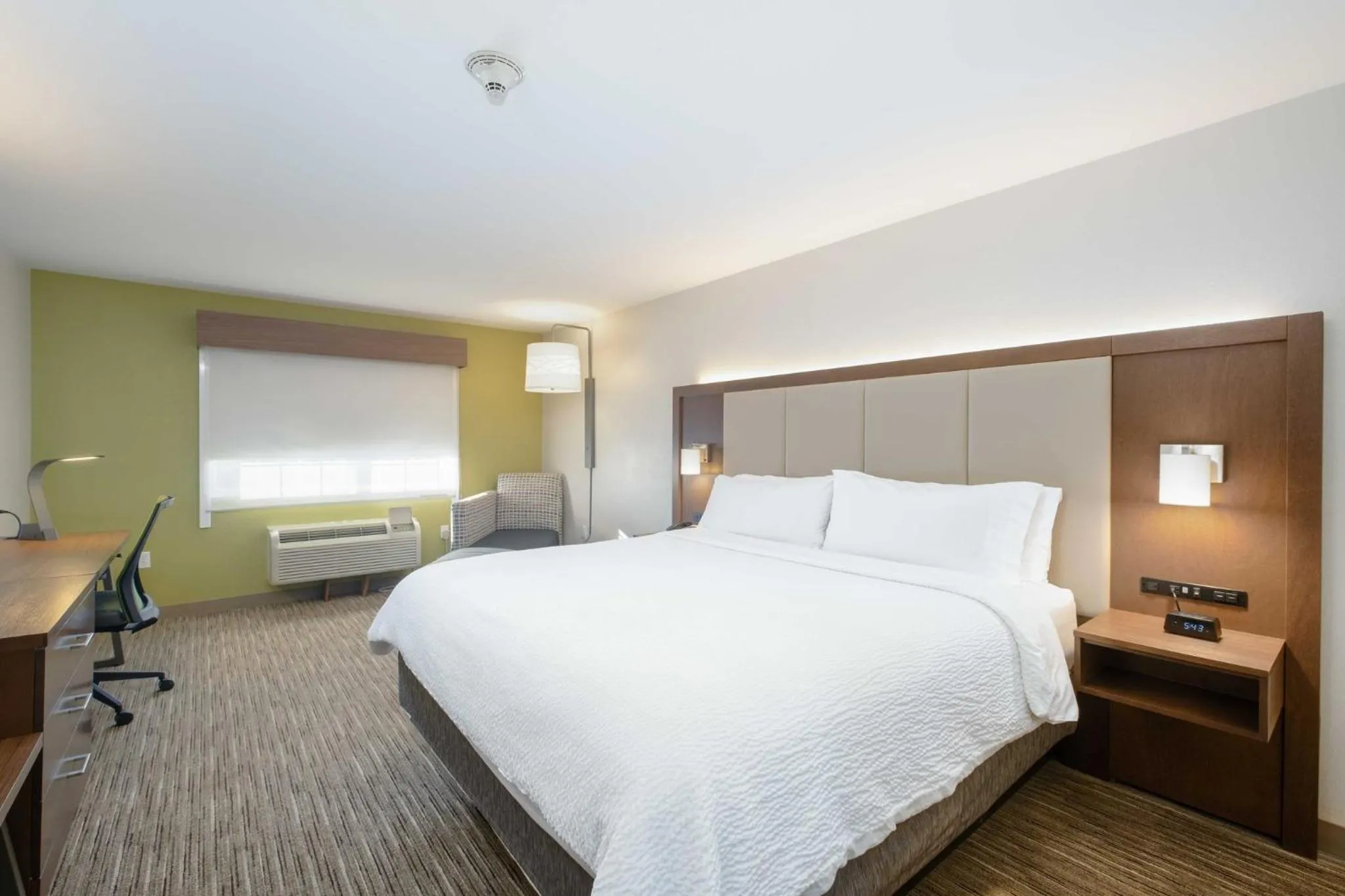 Photo of the whole room, Bed in Holiday Inn Express Hotel & Suites Carlsbad by IHG